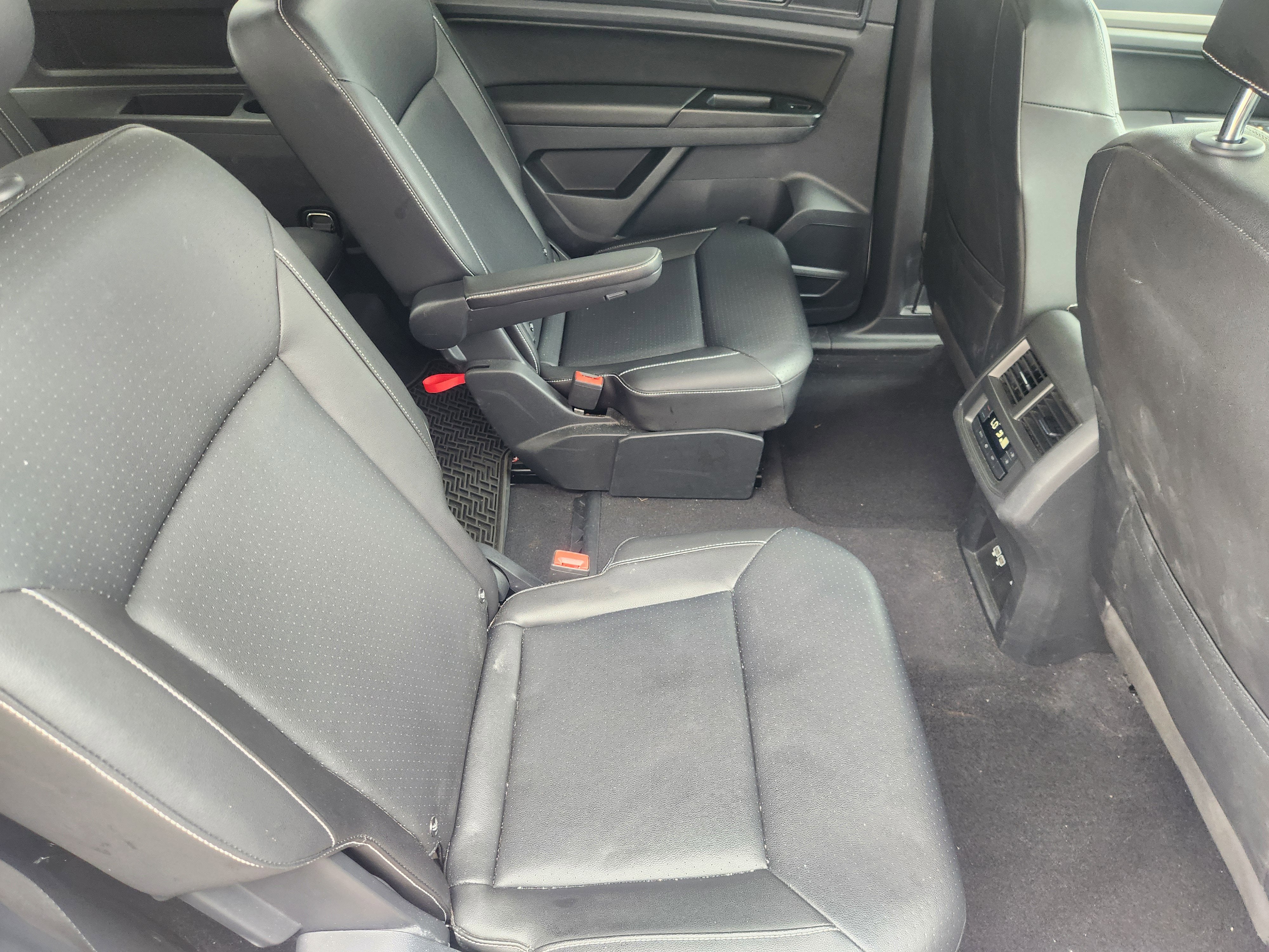 2021 Volkswagen Atlas 3.6L V6 SE w/Technology R-Line