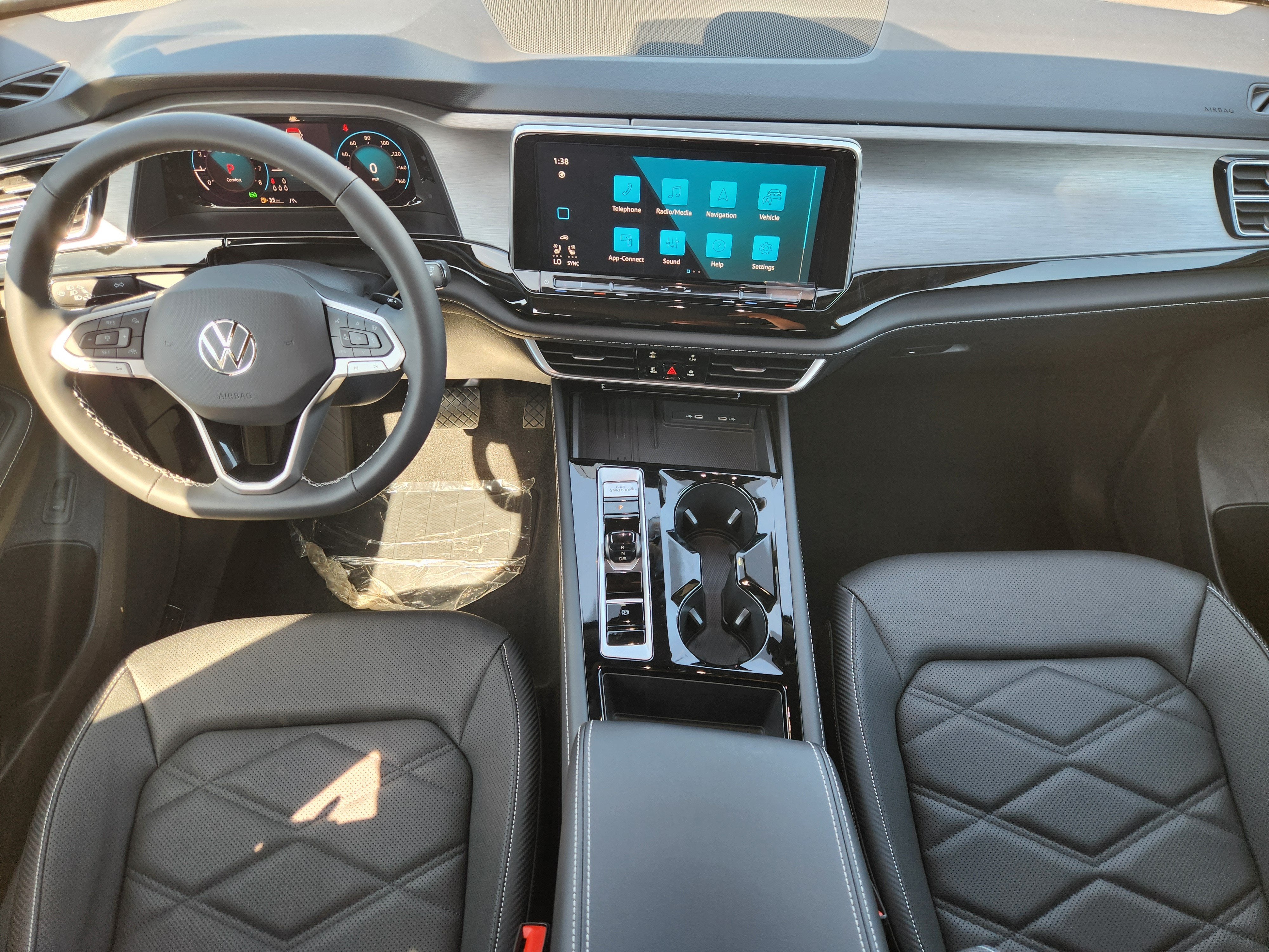 2026 Volkswagen Atlas Cross Sport 2.0T SE w/Technology