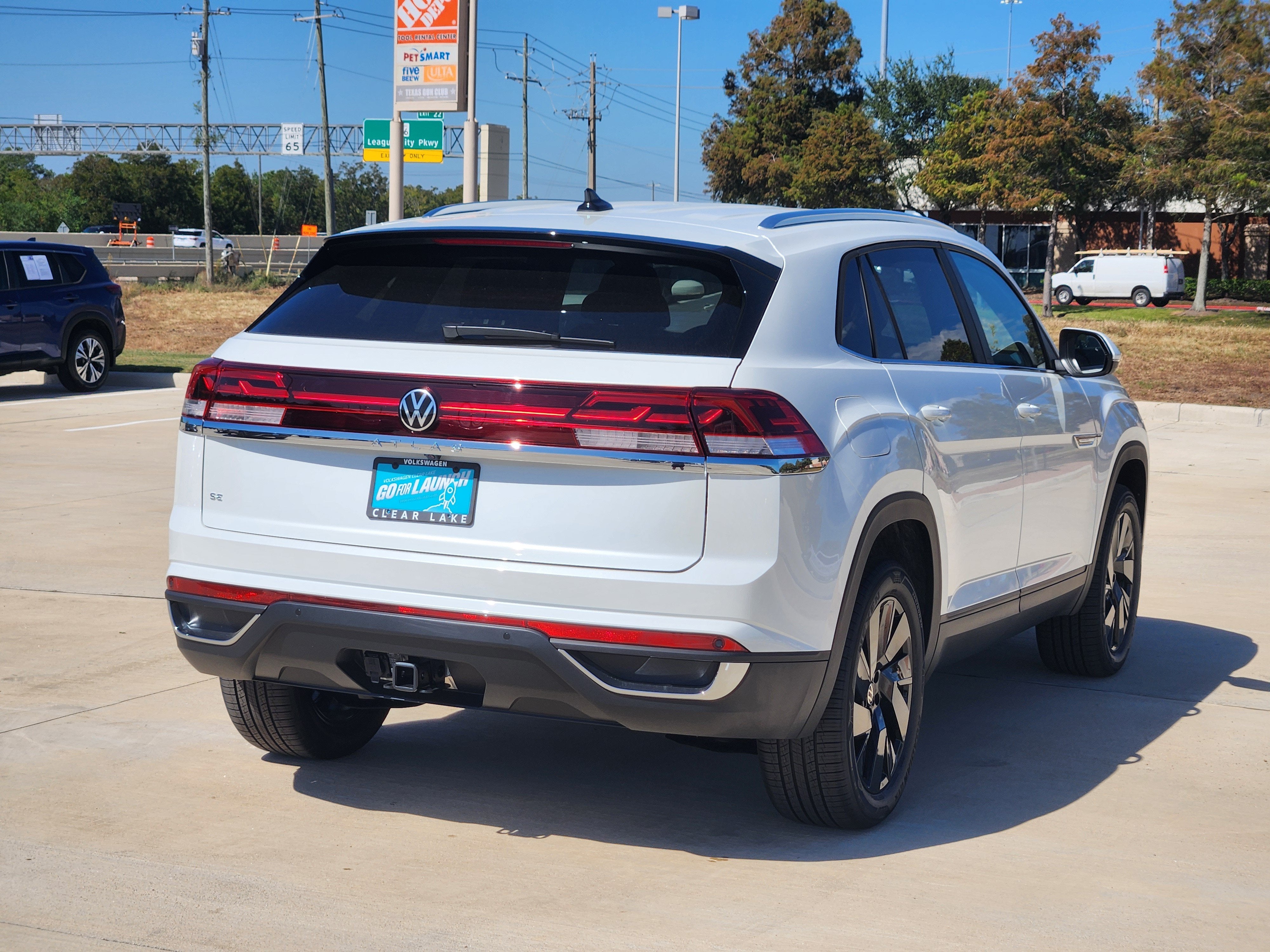 2026 Volkswagen Atlas Cross Sport 2.0T SE w/Technology