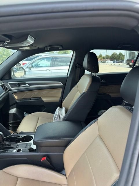 2022 Volkswagen Atlas Cross Sport 2.0T SE w/Technology