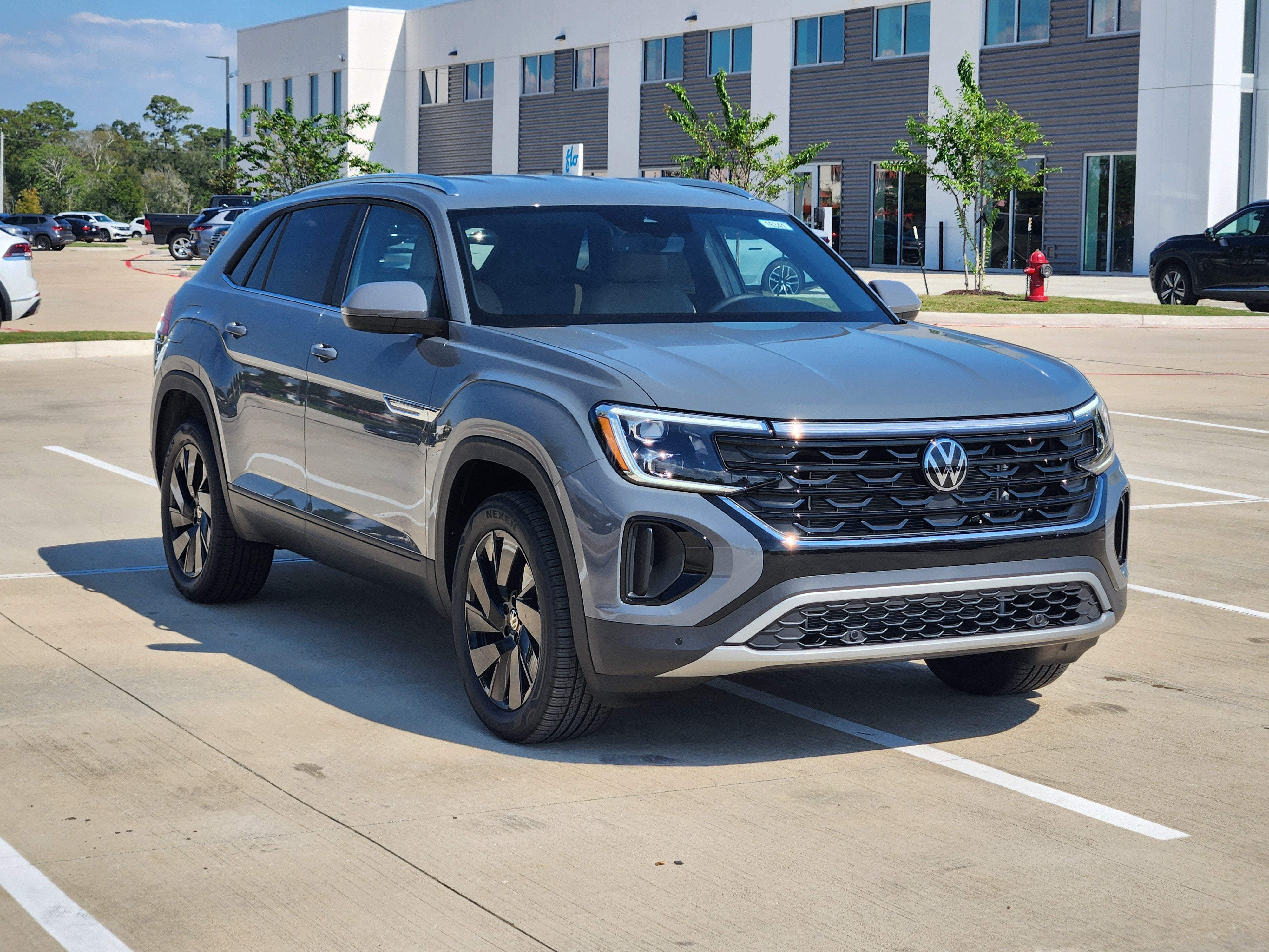 2026 Volkswagen Atlas Cross Sport 2.0T SE w/Technology