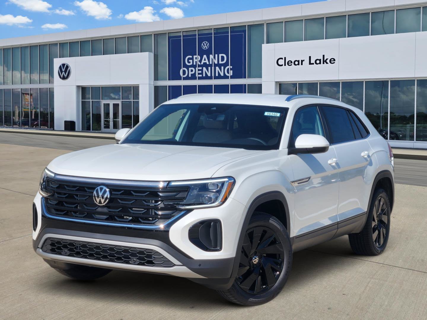 2026 Volkswagen Atlas Cross Sport 2.0T SE w/Technology