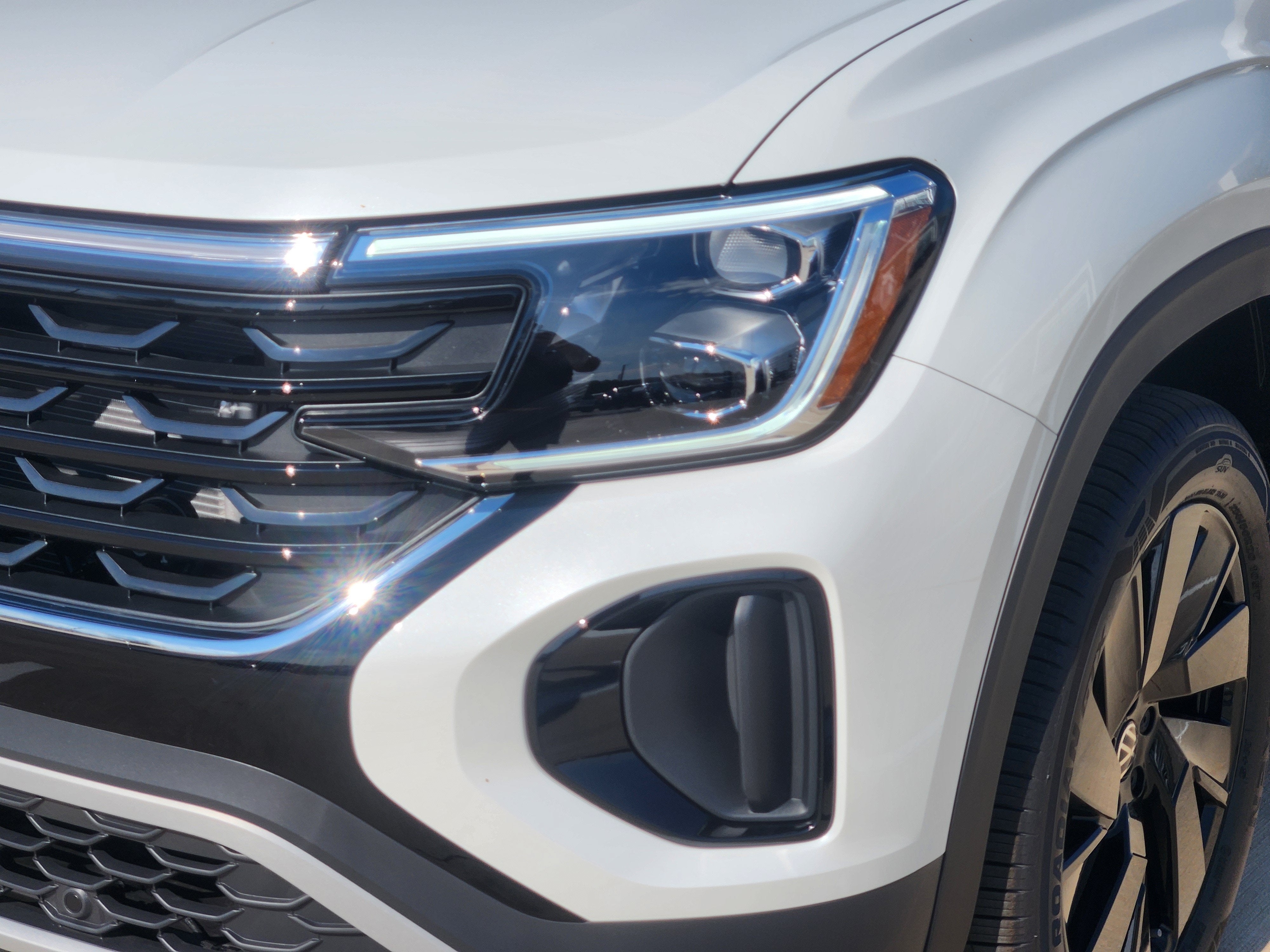 2026 Volkswagen Atlas Cross Sport 2.0T SE w/Technology