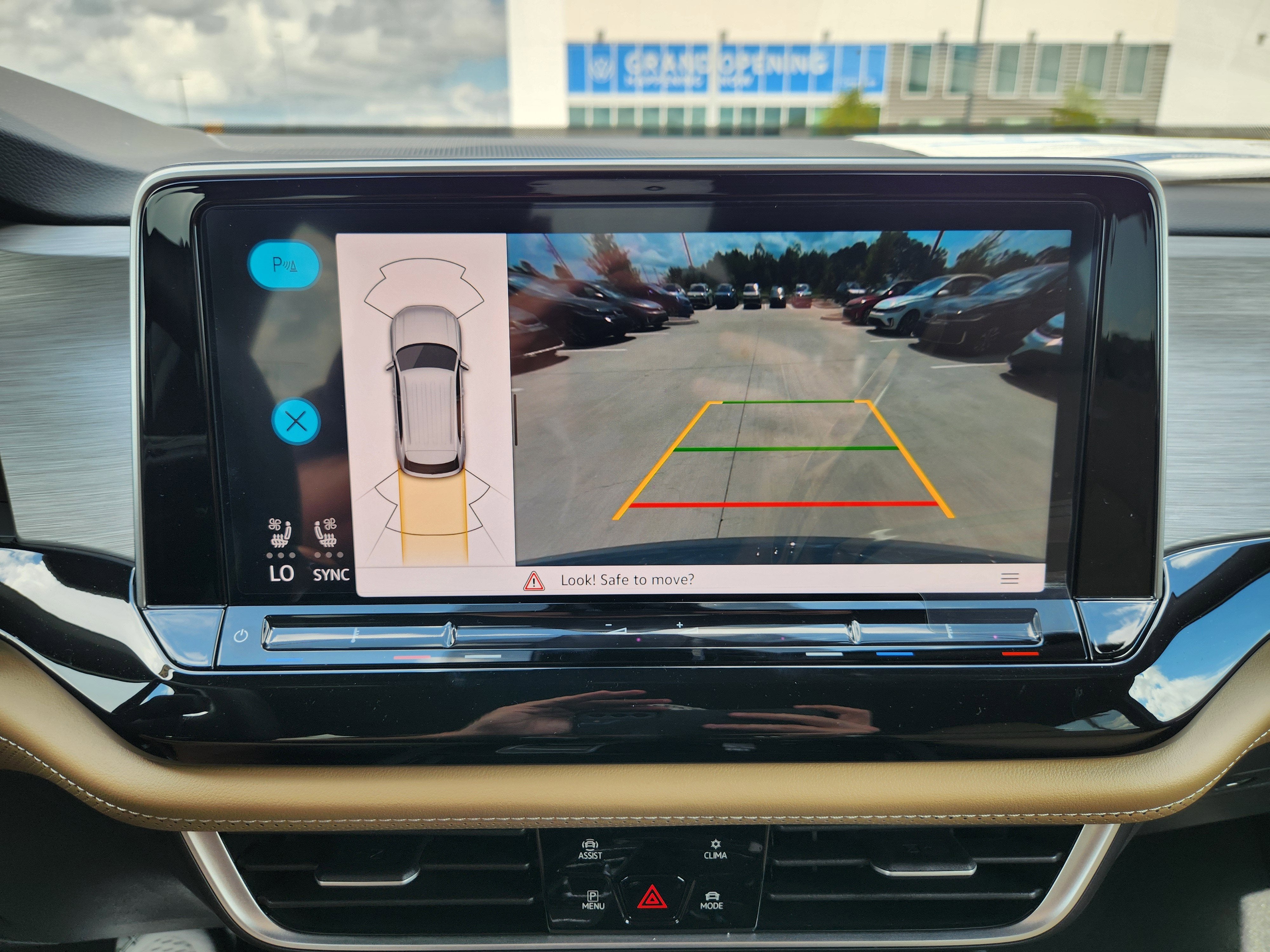 2026 Volkswagen Atlas Cross Sport 2.0T SE w/Technology