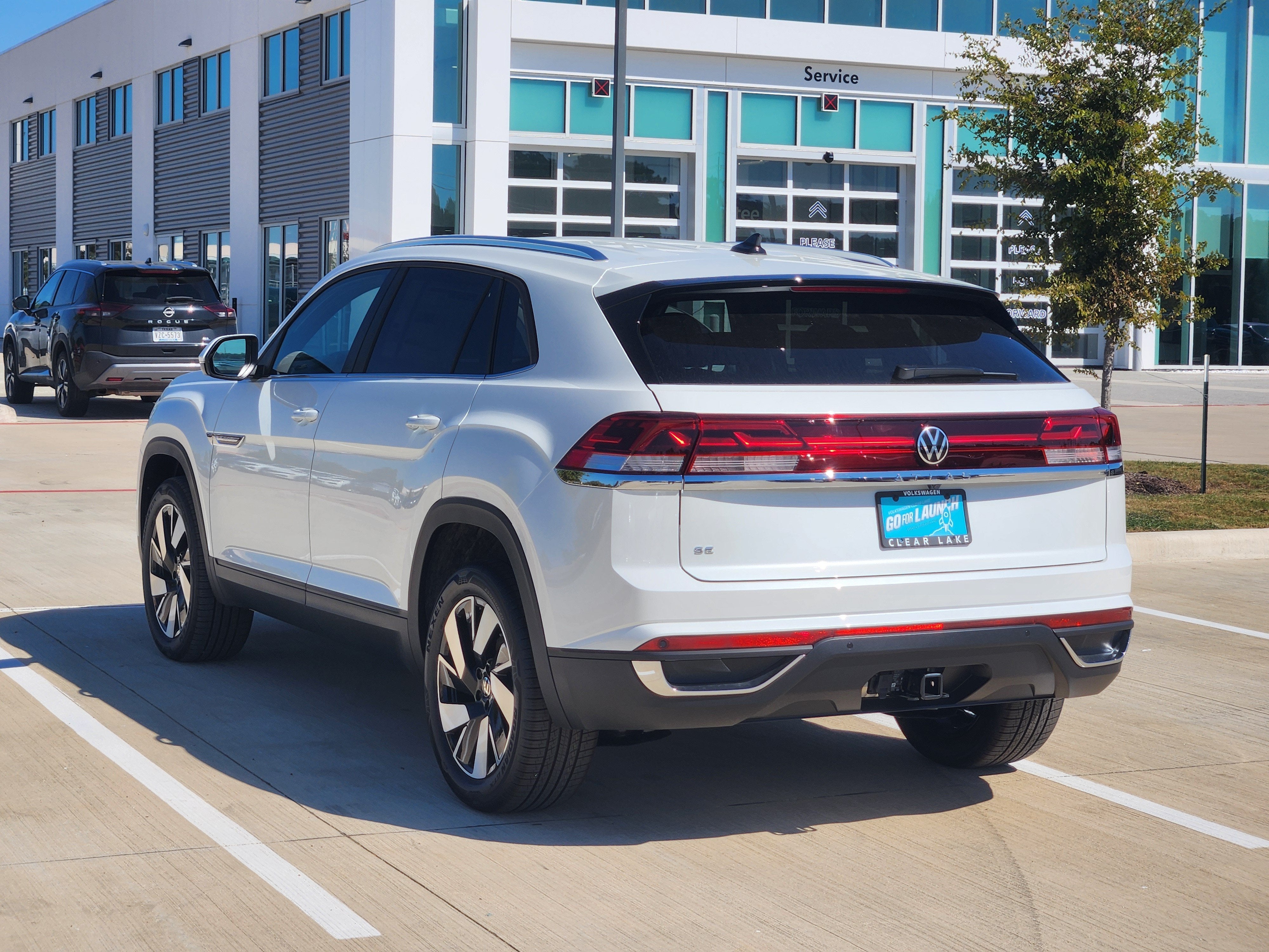 2026 Volkswagen Atlas Cross Sport 2.0T SE w/Technology