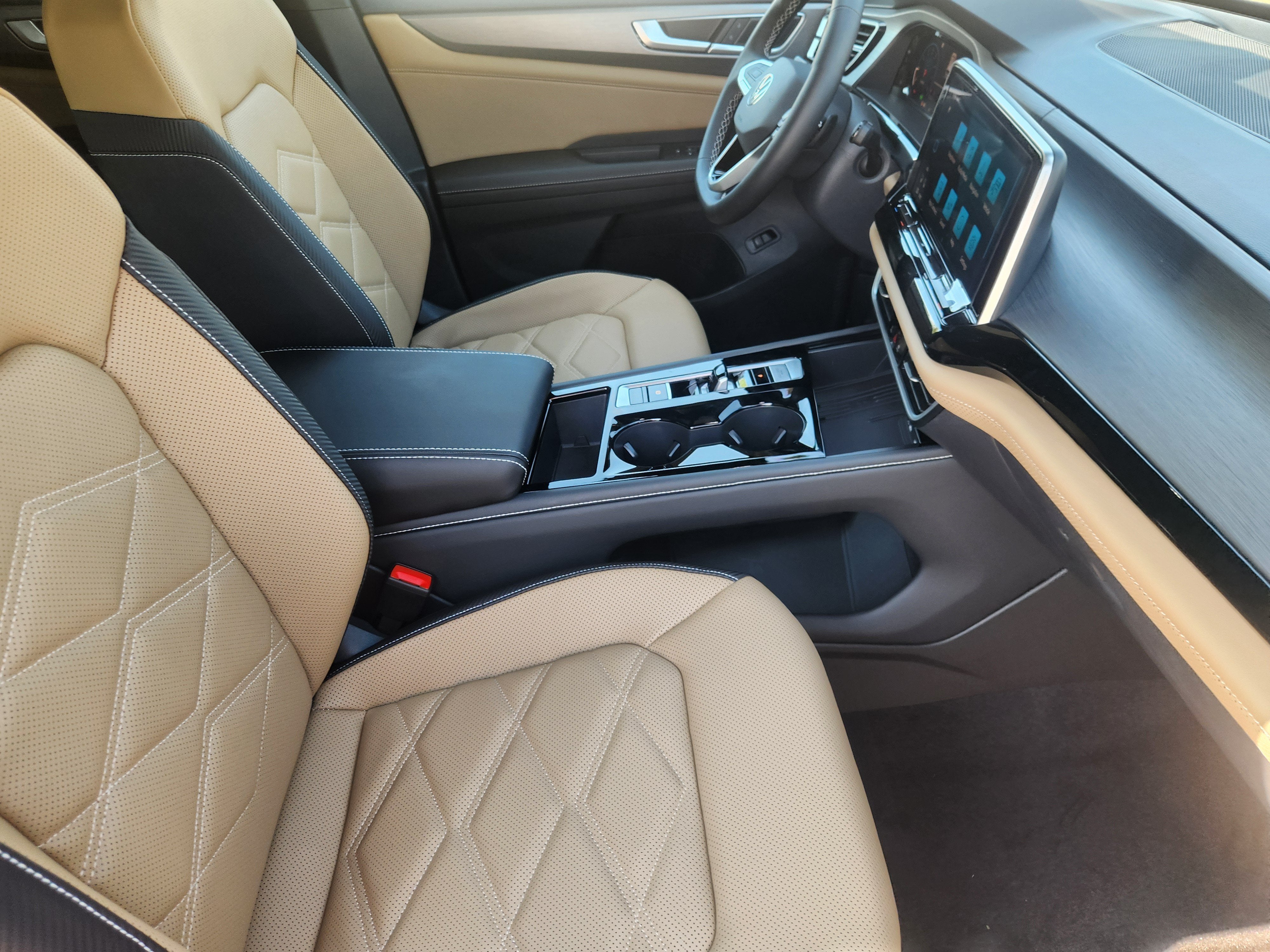 2026 Volkswagen Atlas Cross Sport 2.0T SE w/Technology