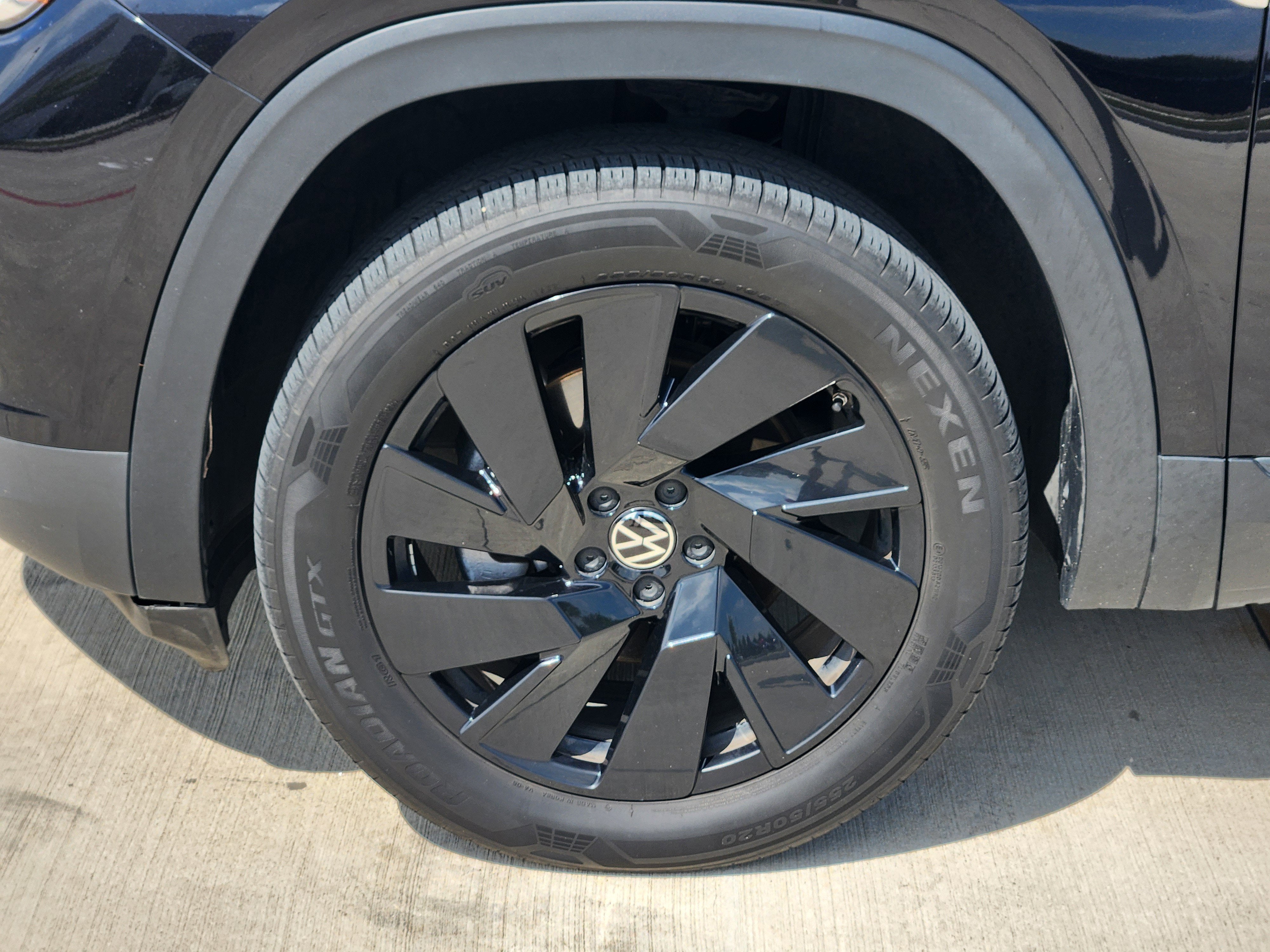 2024 Volkswagen Atlas Cross Sport 2.0T SE w/Technology