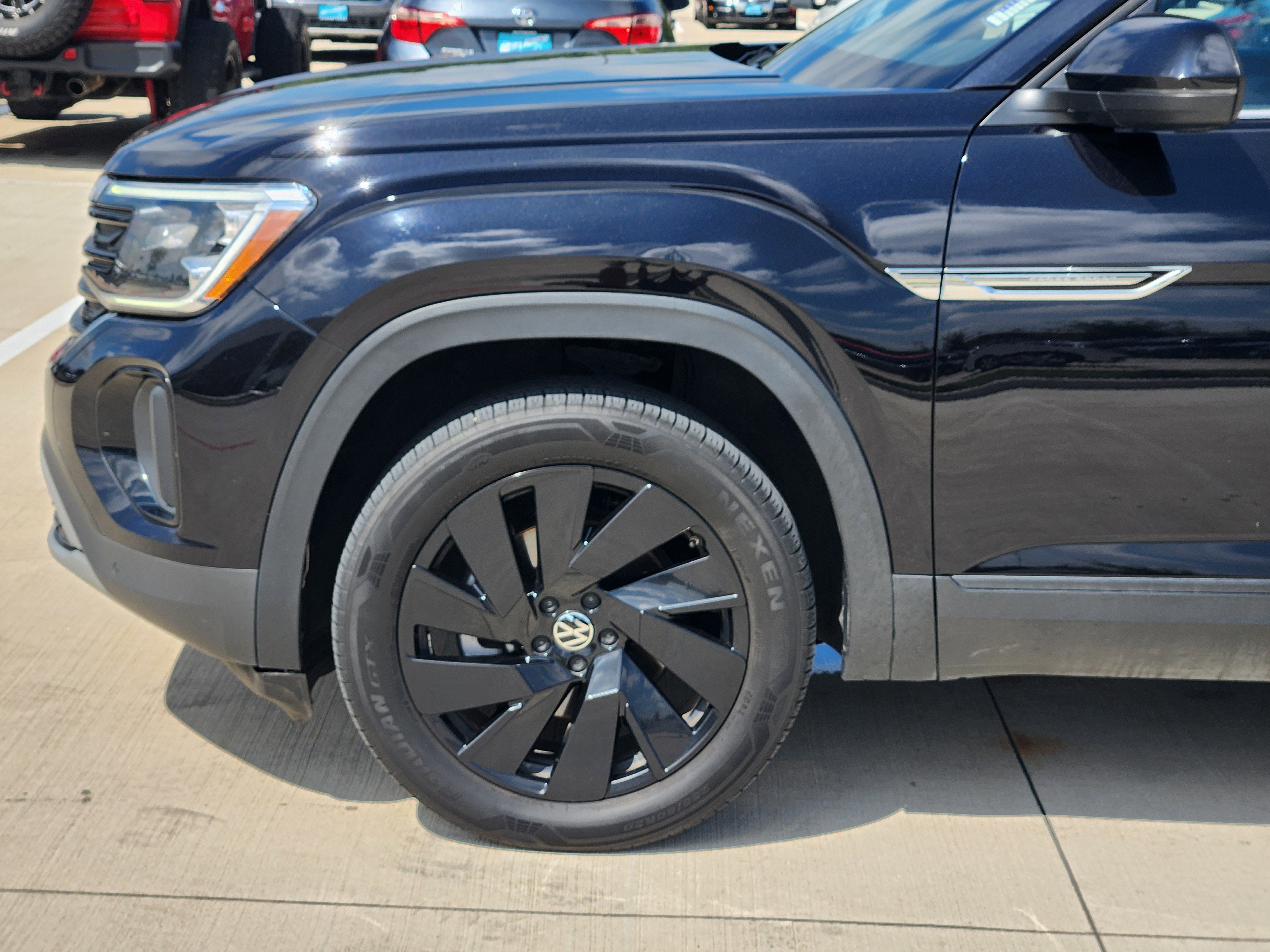2024 Volkswagen Atlas Cross Sport 2.0T SE w/Technology