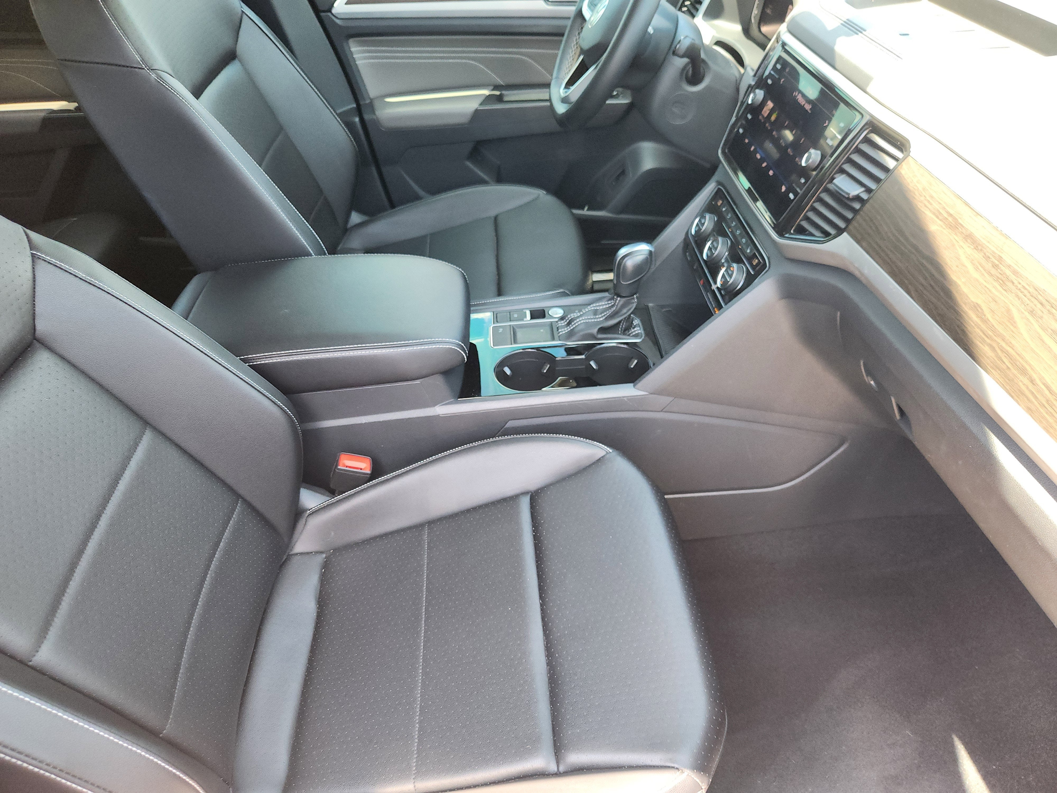 2023 Volkswagen Atlas 2.0T SE w/Technology