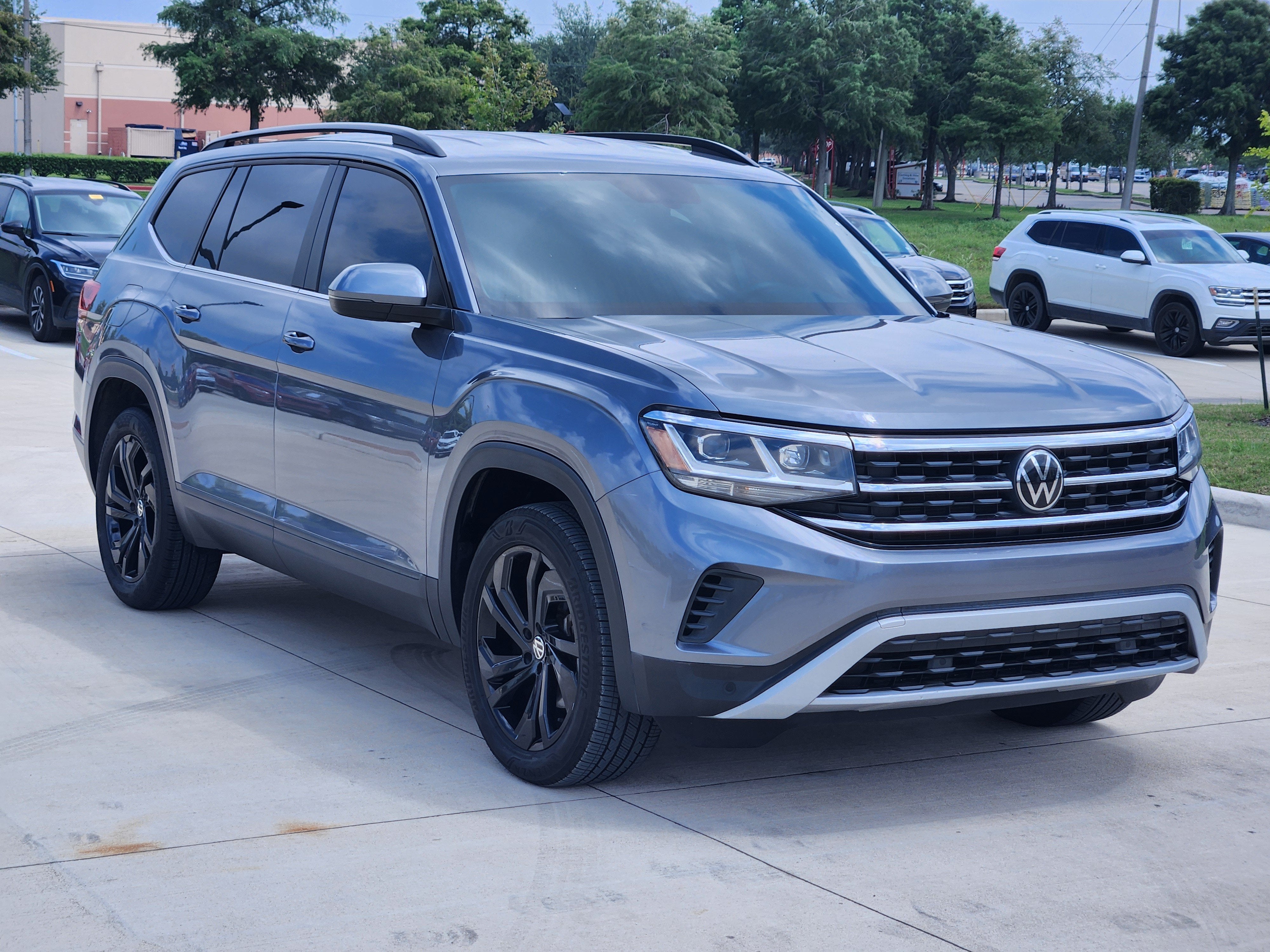 2023 Volkswagen Atlas 3.6L V6 SE w/Technology