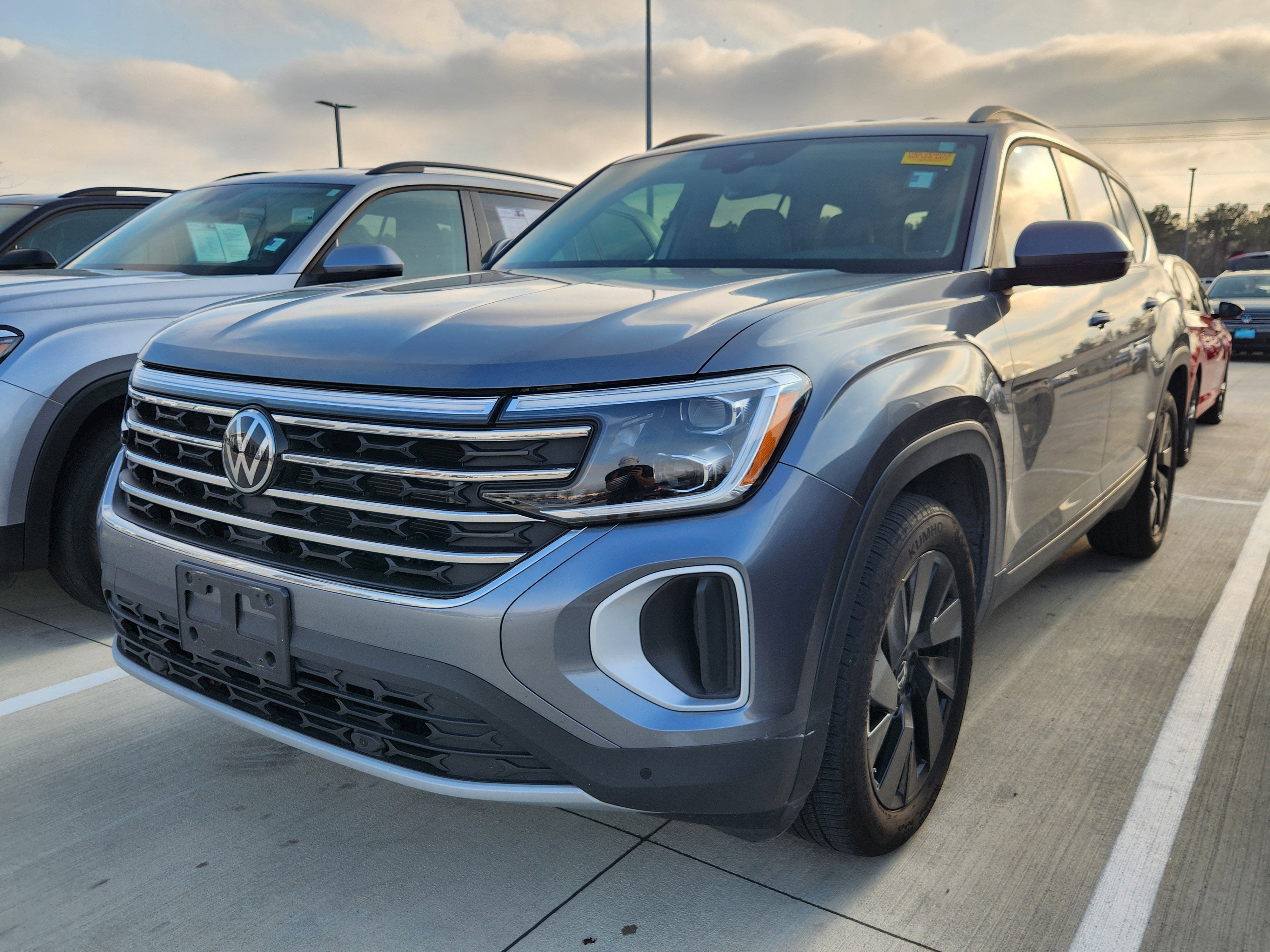 2024 Volkswagen Atlas 2.0T SE w/Technology