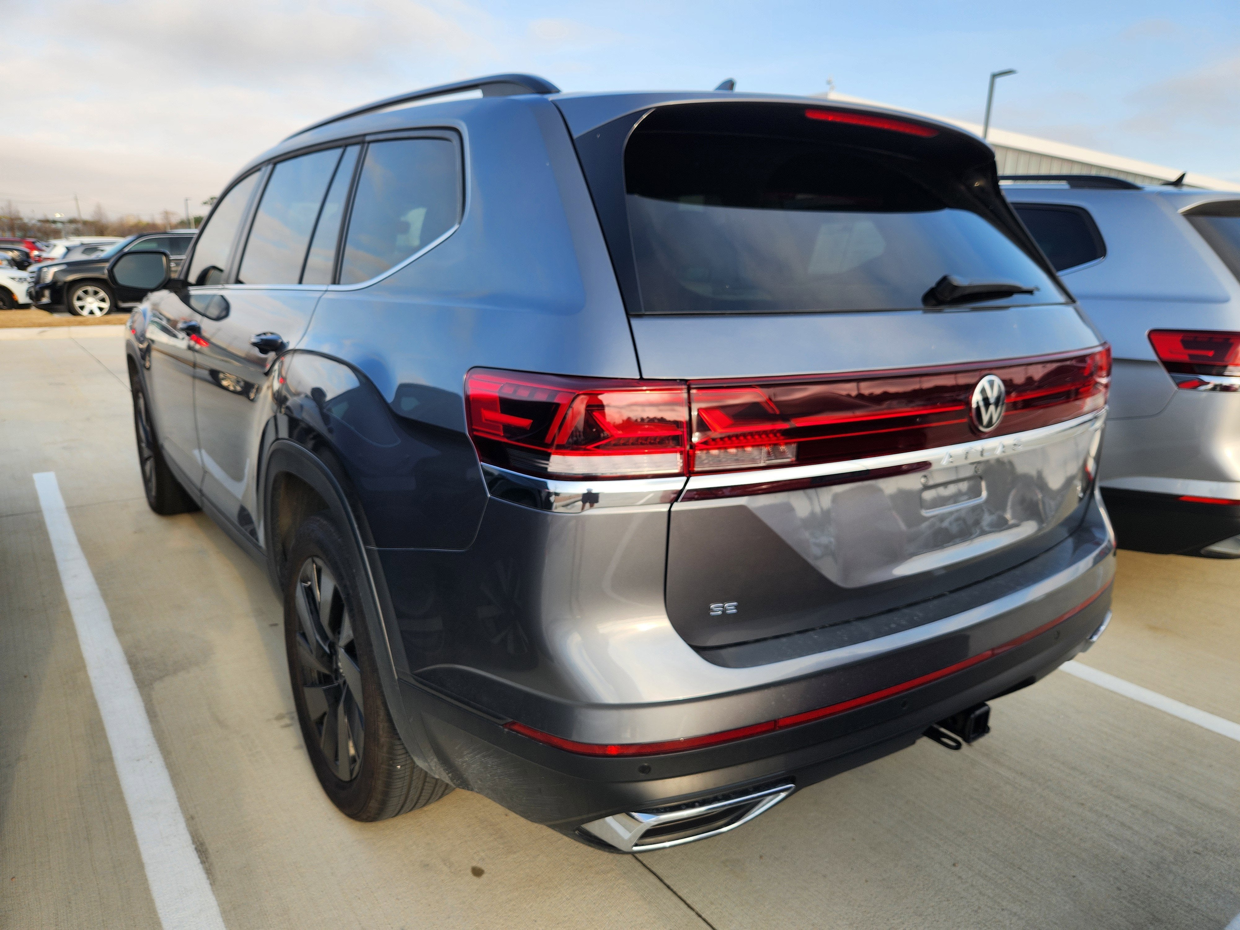 2024 Volkswagen Atlas 2.0T SE w/Technology
