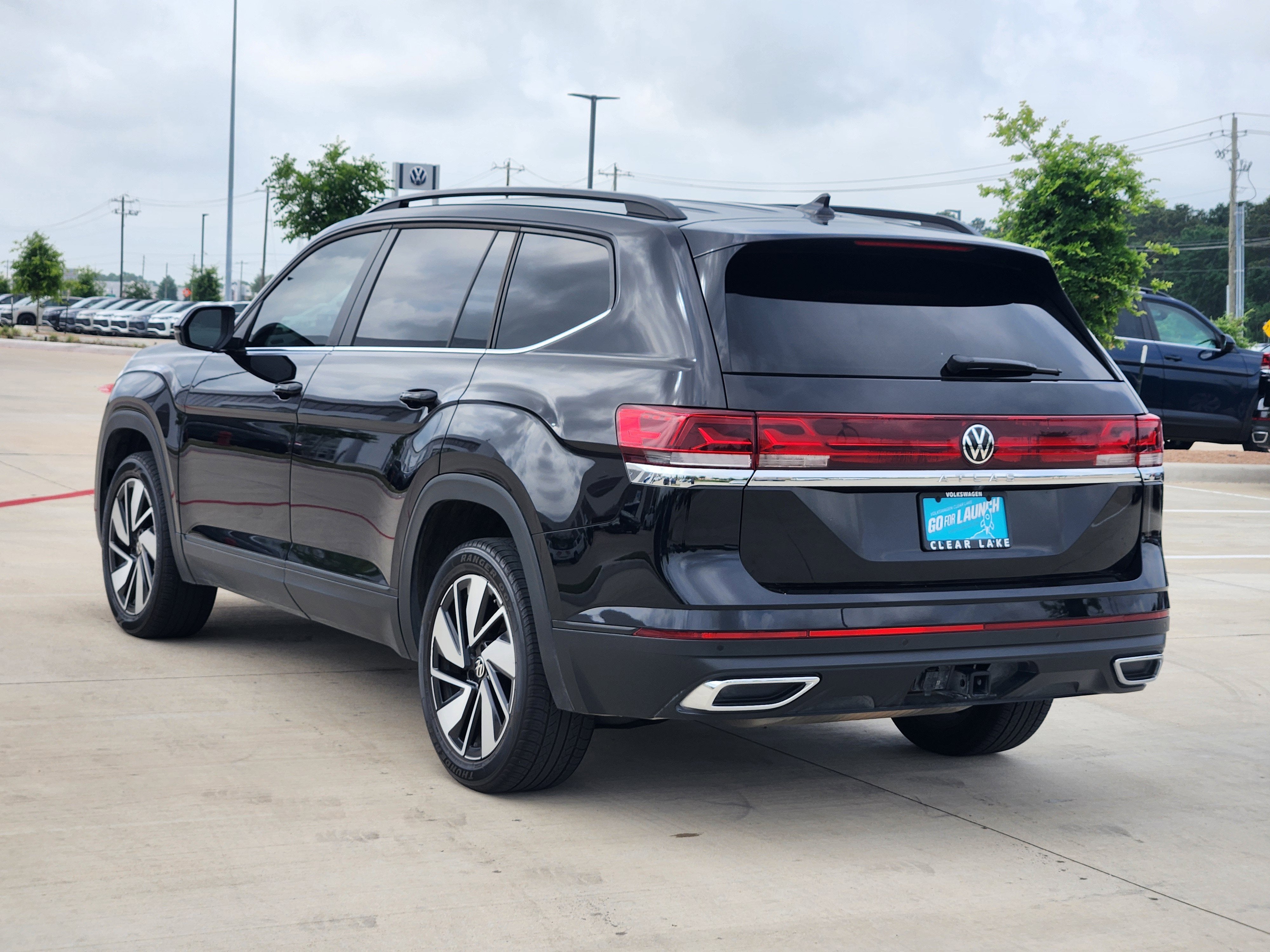 2024 Volkswagen Atlas 2.0T SE w/Technology