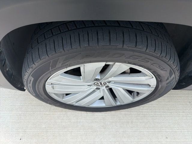 2020 Volkswagen Atlas Cross Sport Base