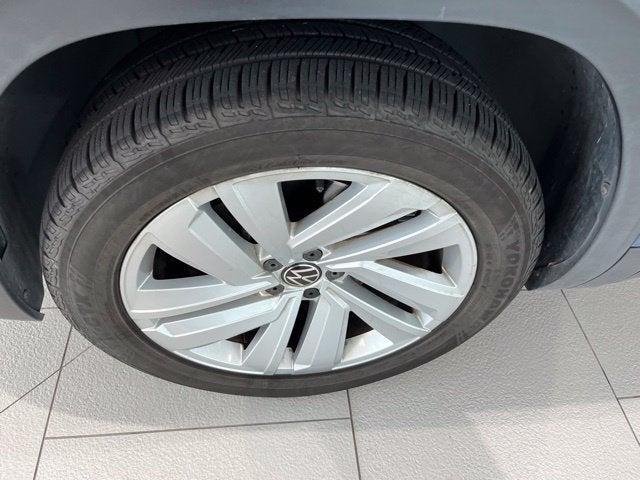 2020 Volkswagen Atlas Cross Sport 3.6L V6 SE w/Technology R-Line
