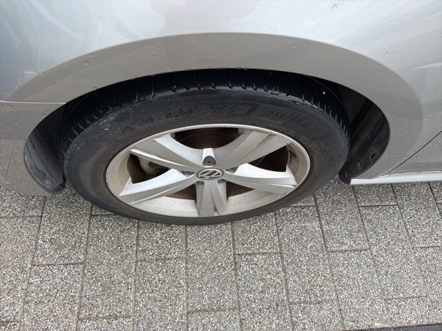 2012 Volkswagen Passat 2.5 SE