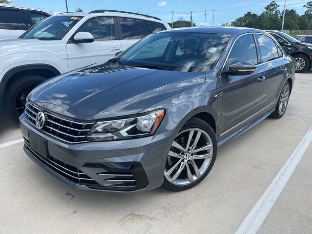 2017 Volkswagen Passat R-Line w/Comfort Pkg