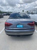 2017 Volkswagen Passat R-Line w/Comfort Pkg