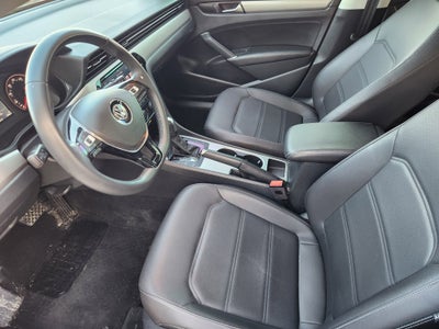 2022 Volkswagen Passat 2.0T SE