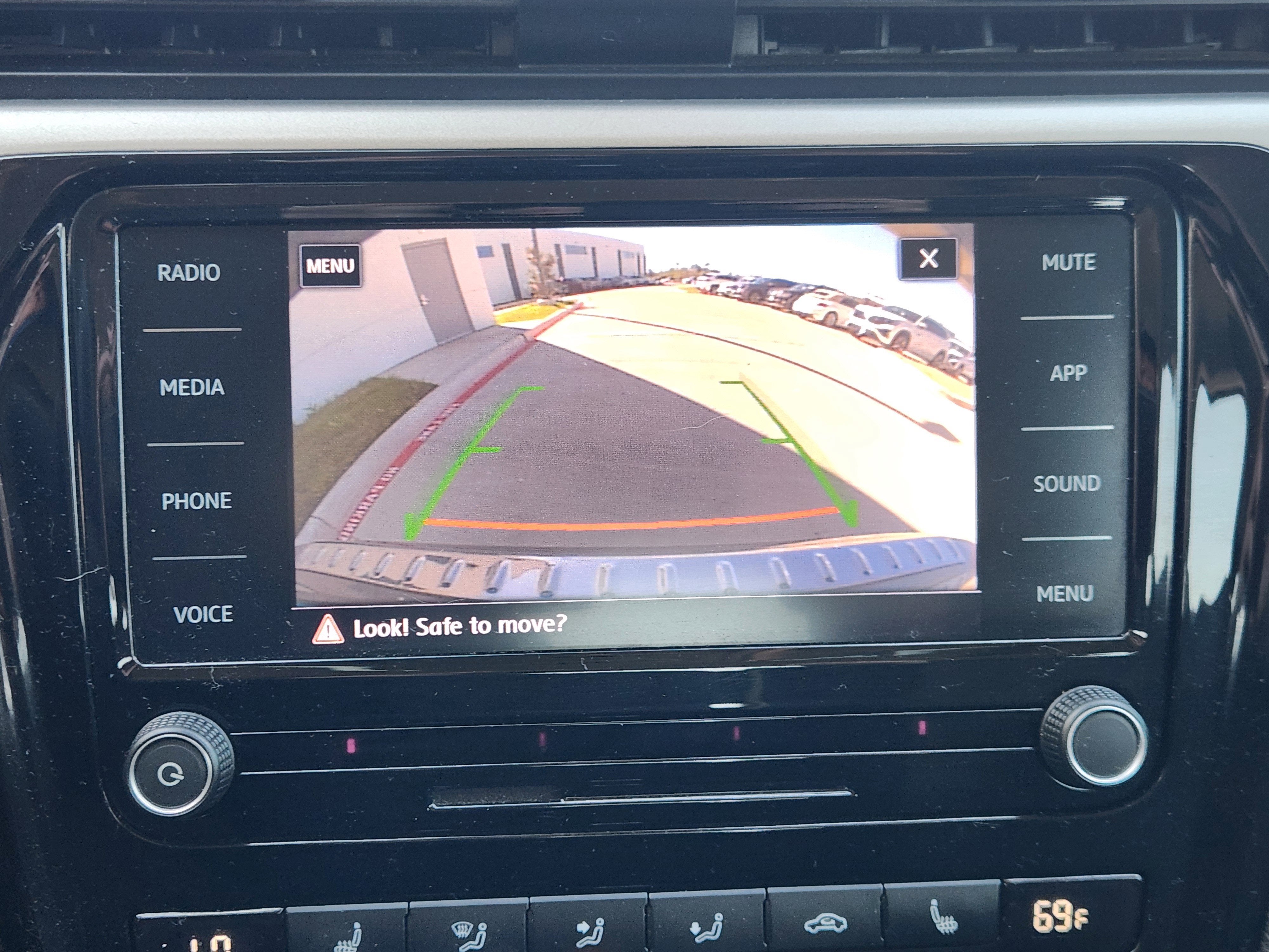 2022 Volkswagen Passat 2.0T SE