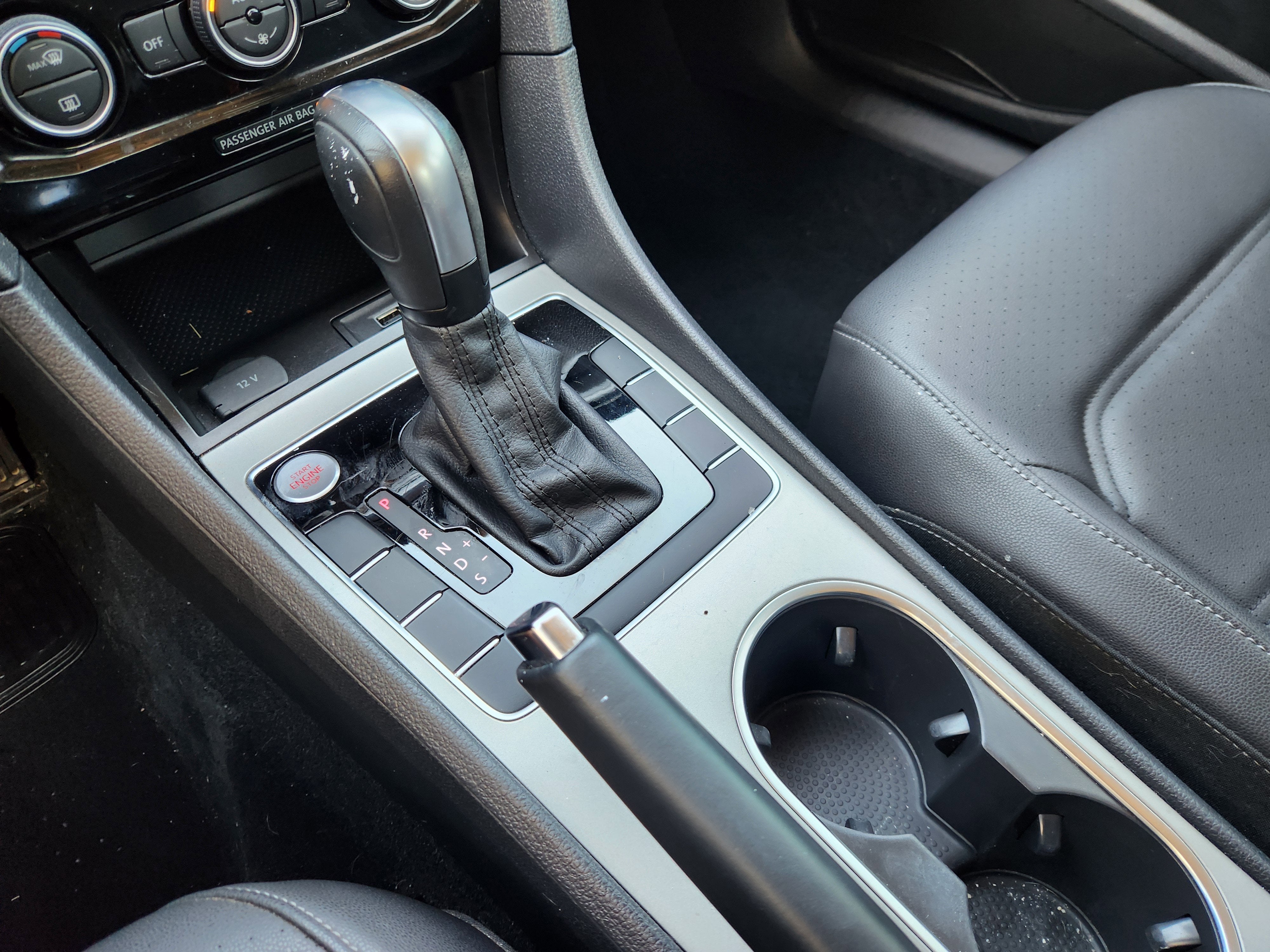 2022 Volkswagen Passat 2.0T SE