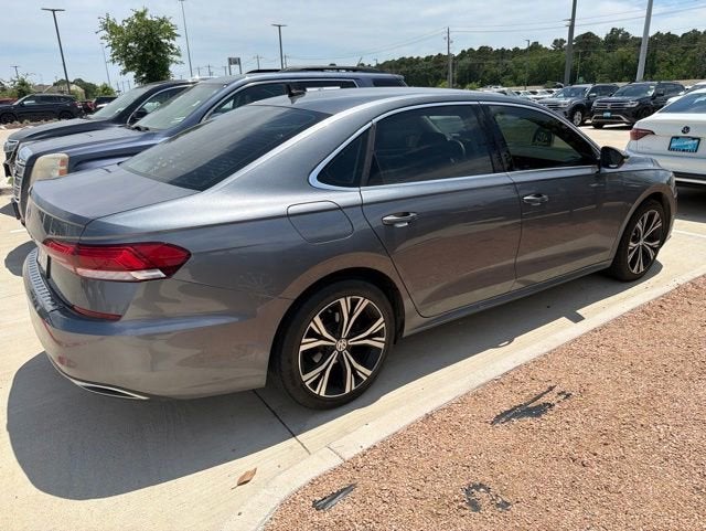 2022 Volkswagen Passat 2.0T SE