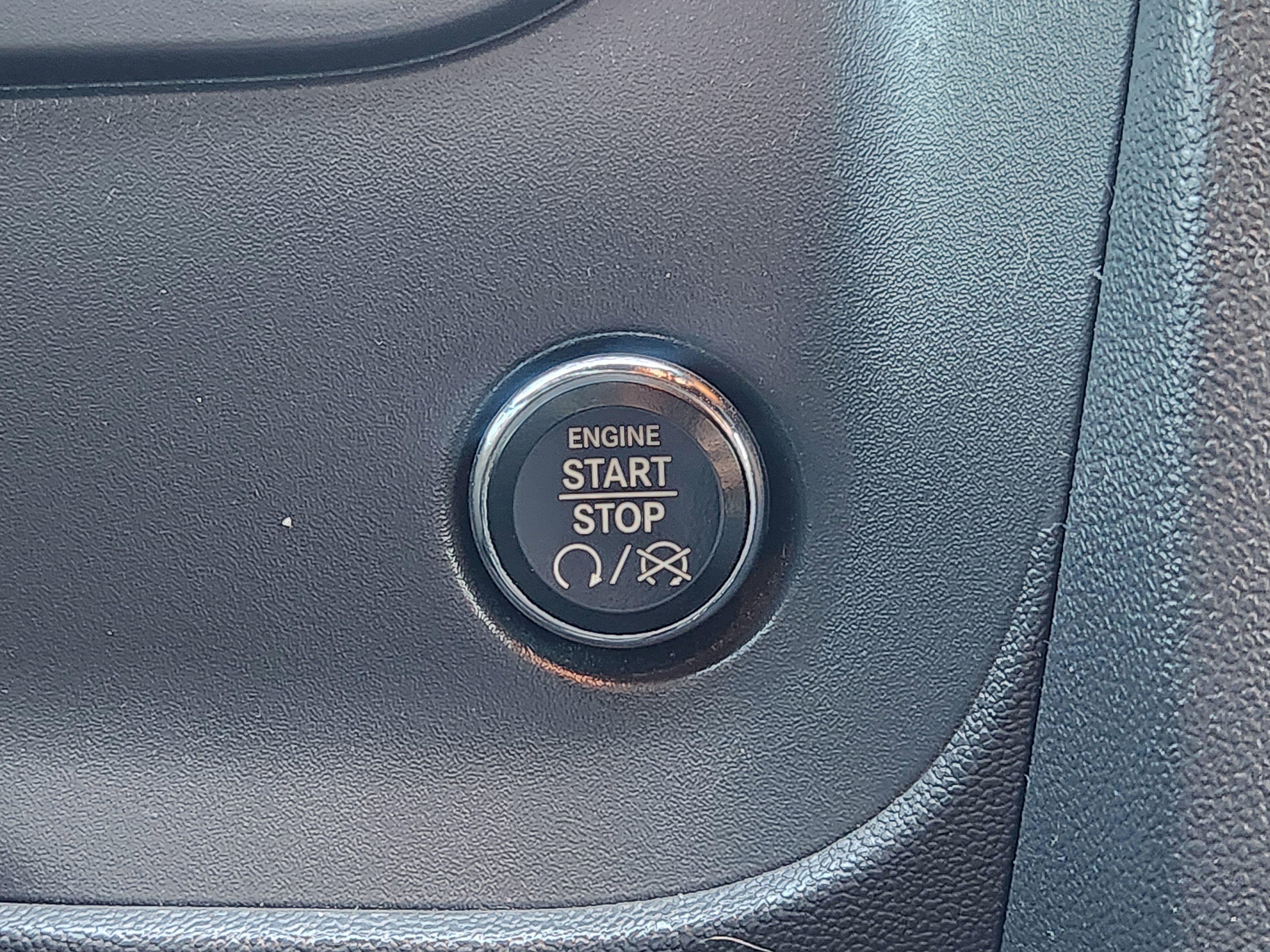 2013 Dodge Challenger SXT