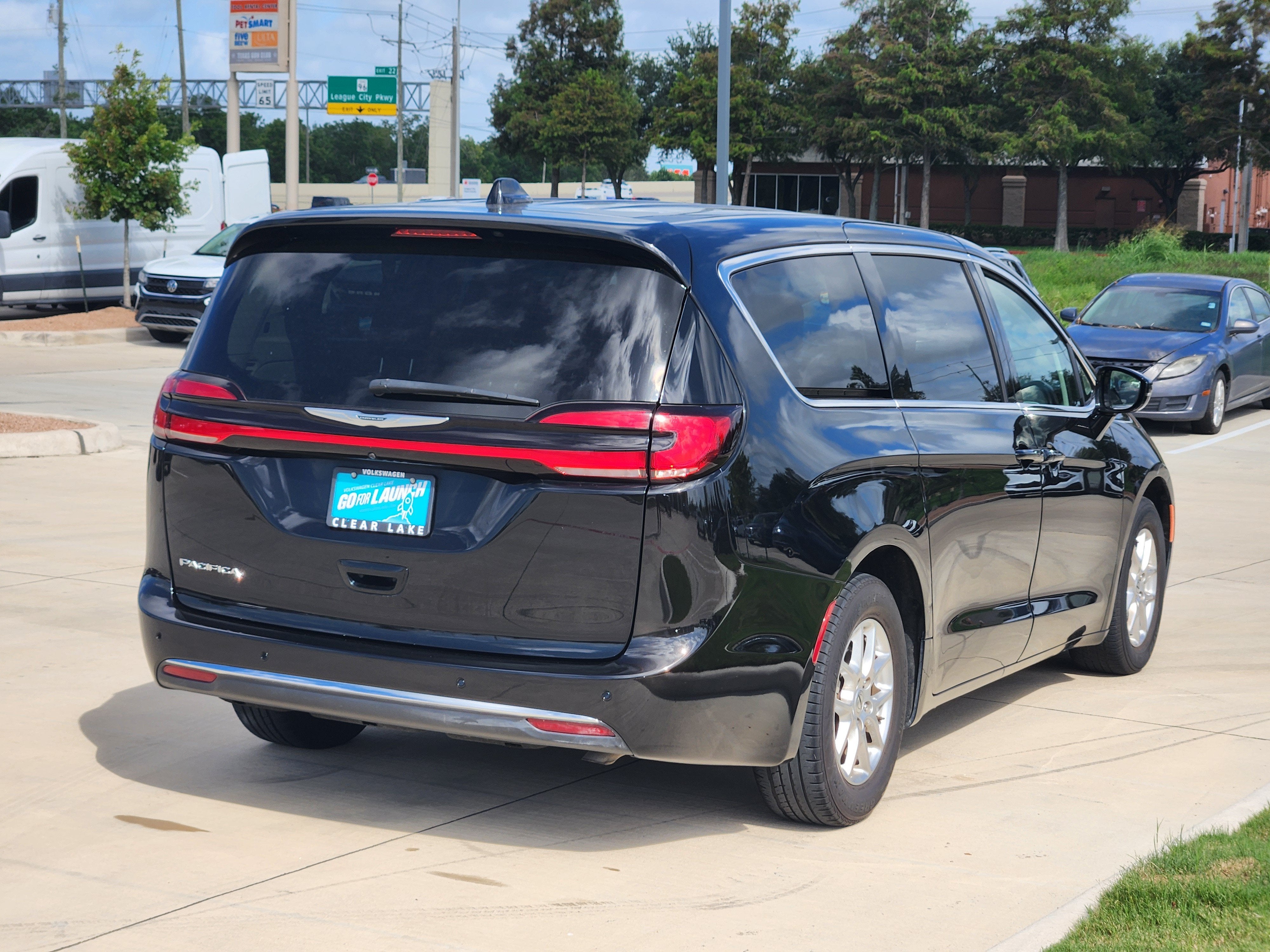 2024 Chrysler Pacifica Touring L