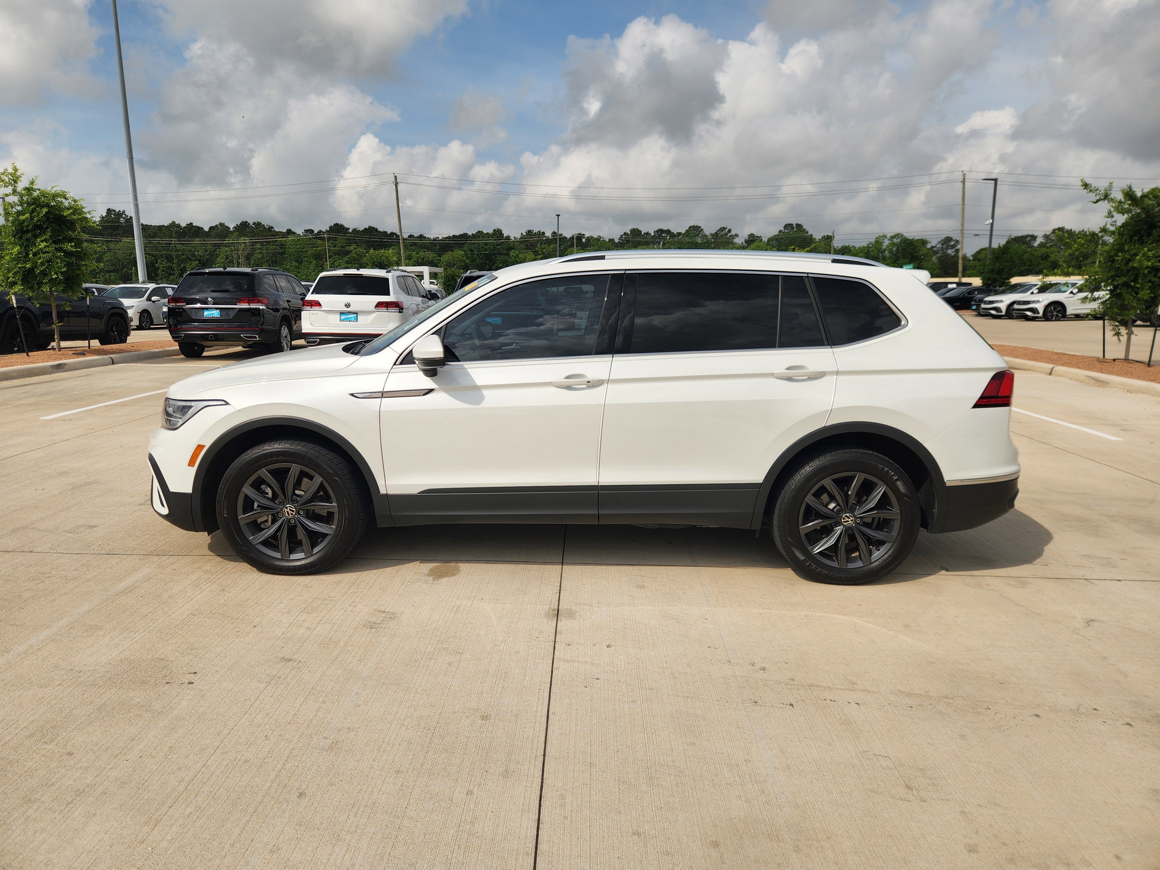 2023 Volkswagen Tiguan SE