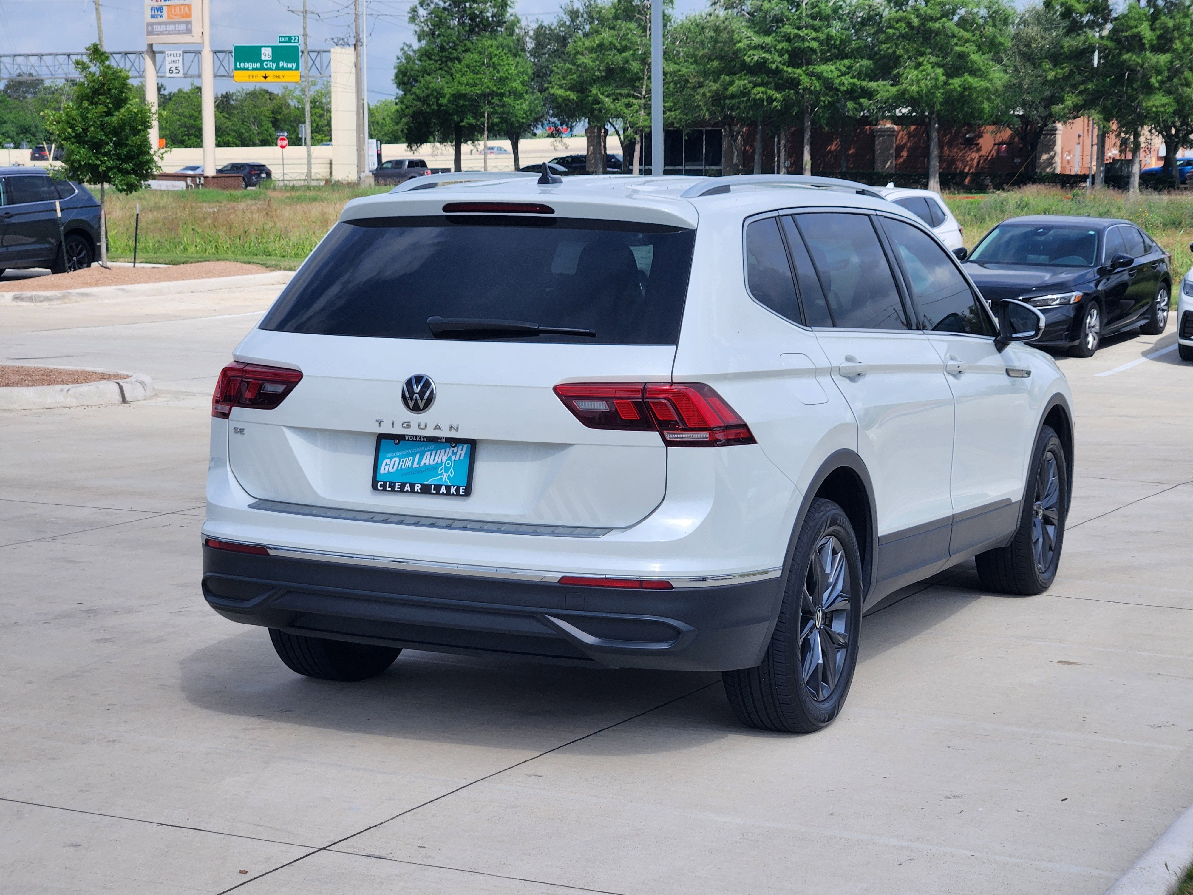 2023 Volkswagen Tiguan SE