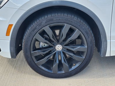 2020 Volkswagen Tiguan SE R-Line Black