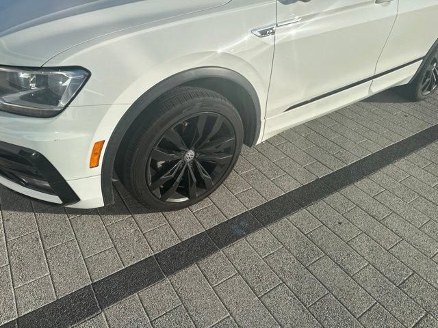 2020 Volkswagen Tiguan SE R-Line Black