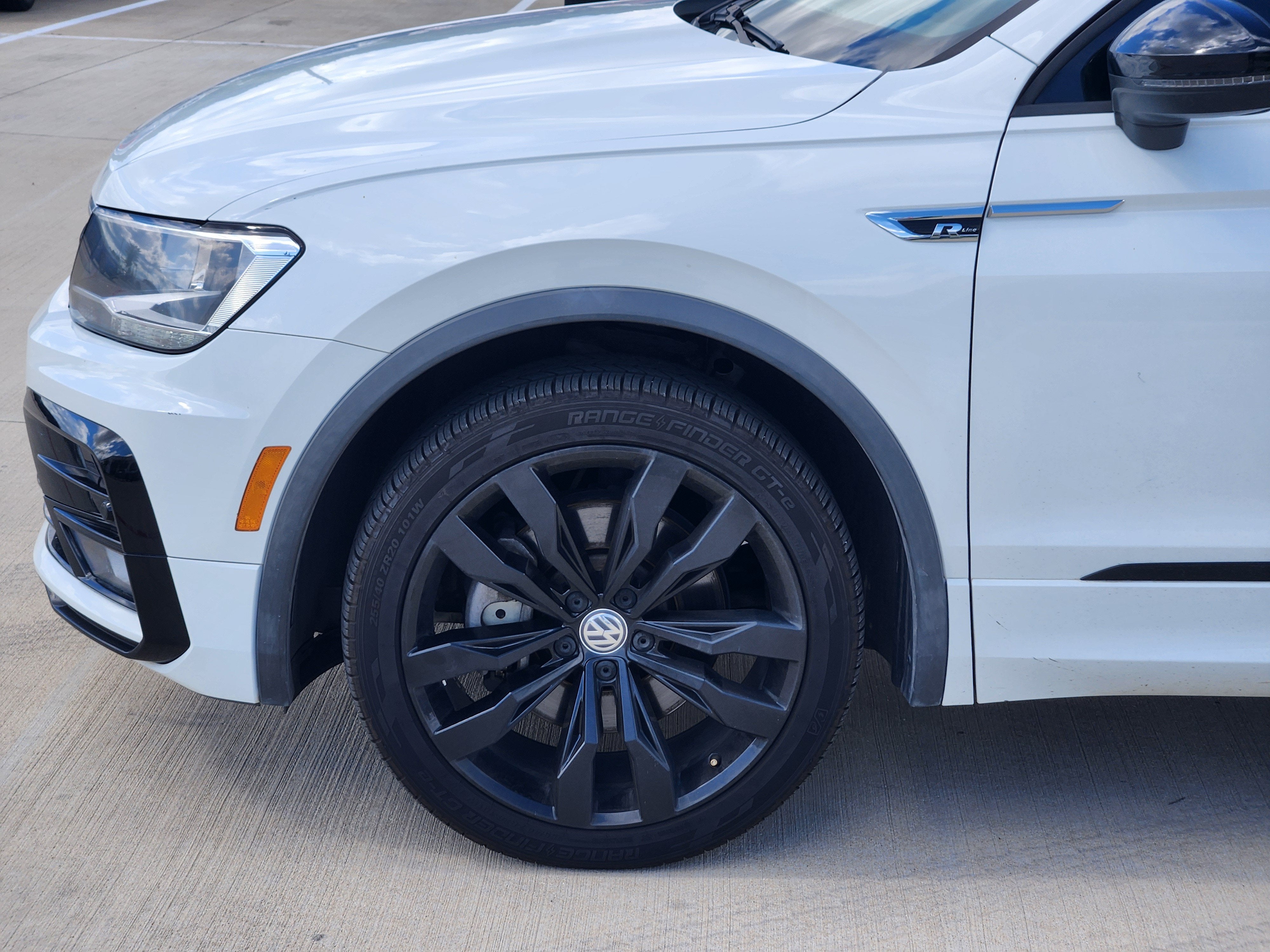 2020 Volkswagen Tiguan SE R-Line Black