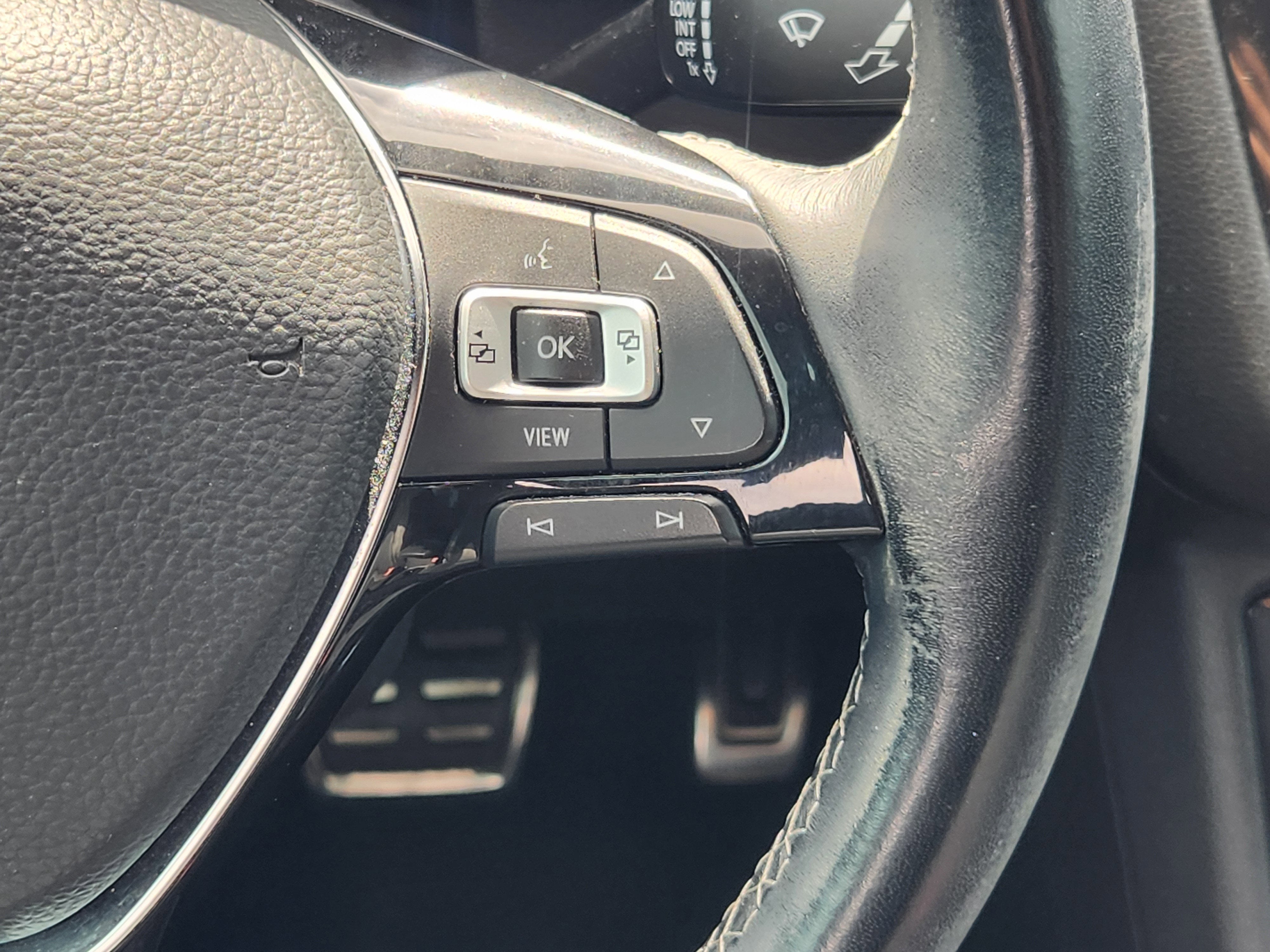 2021 Volkswagen Tiguan SE R-Line Black