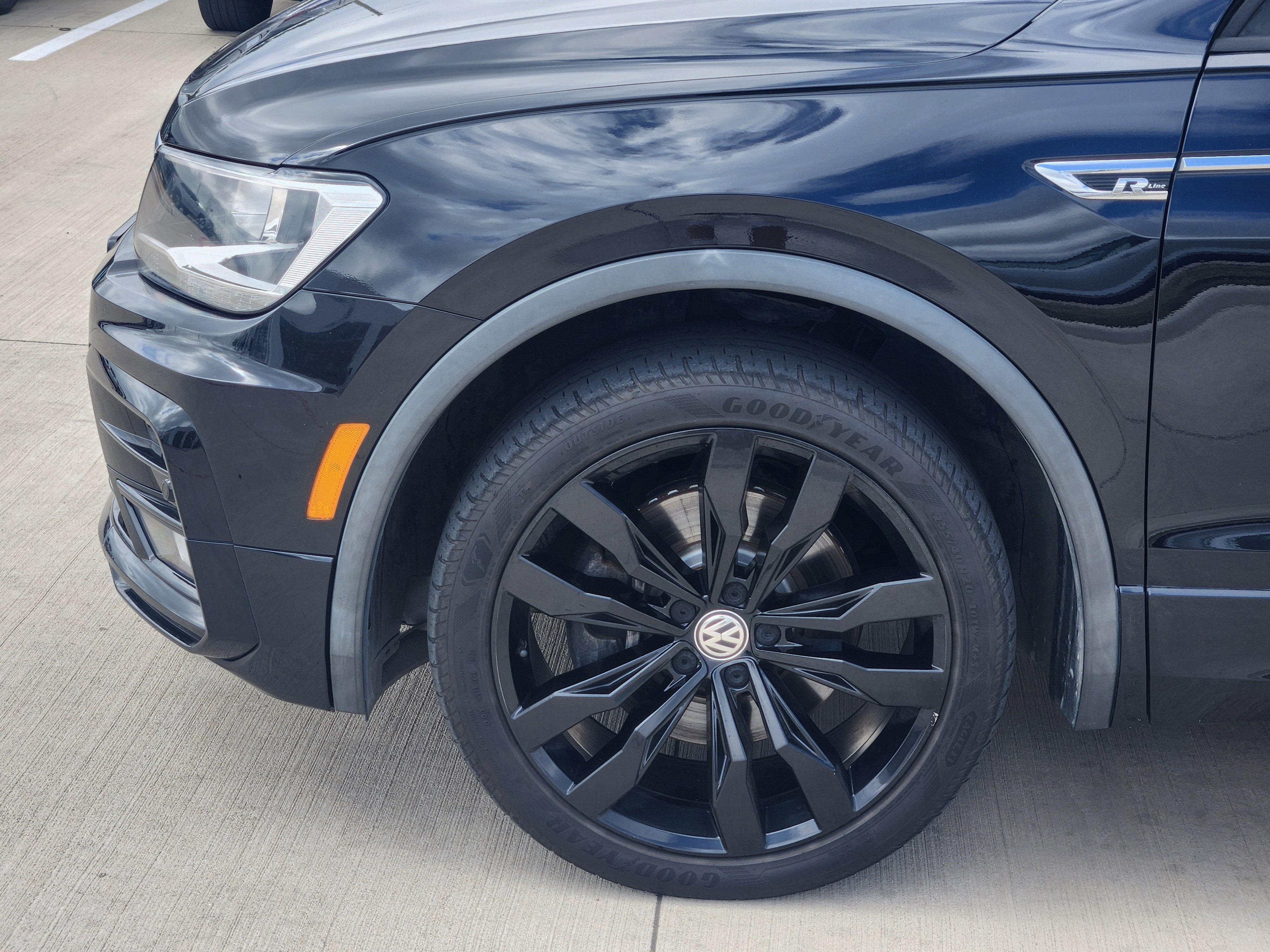 2021 Volkswagen Tiguan SE R-Line Black