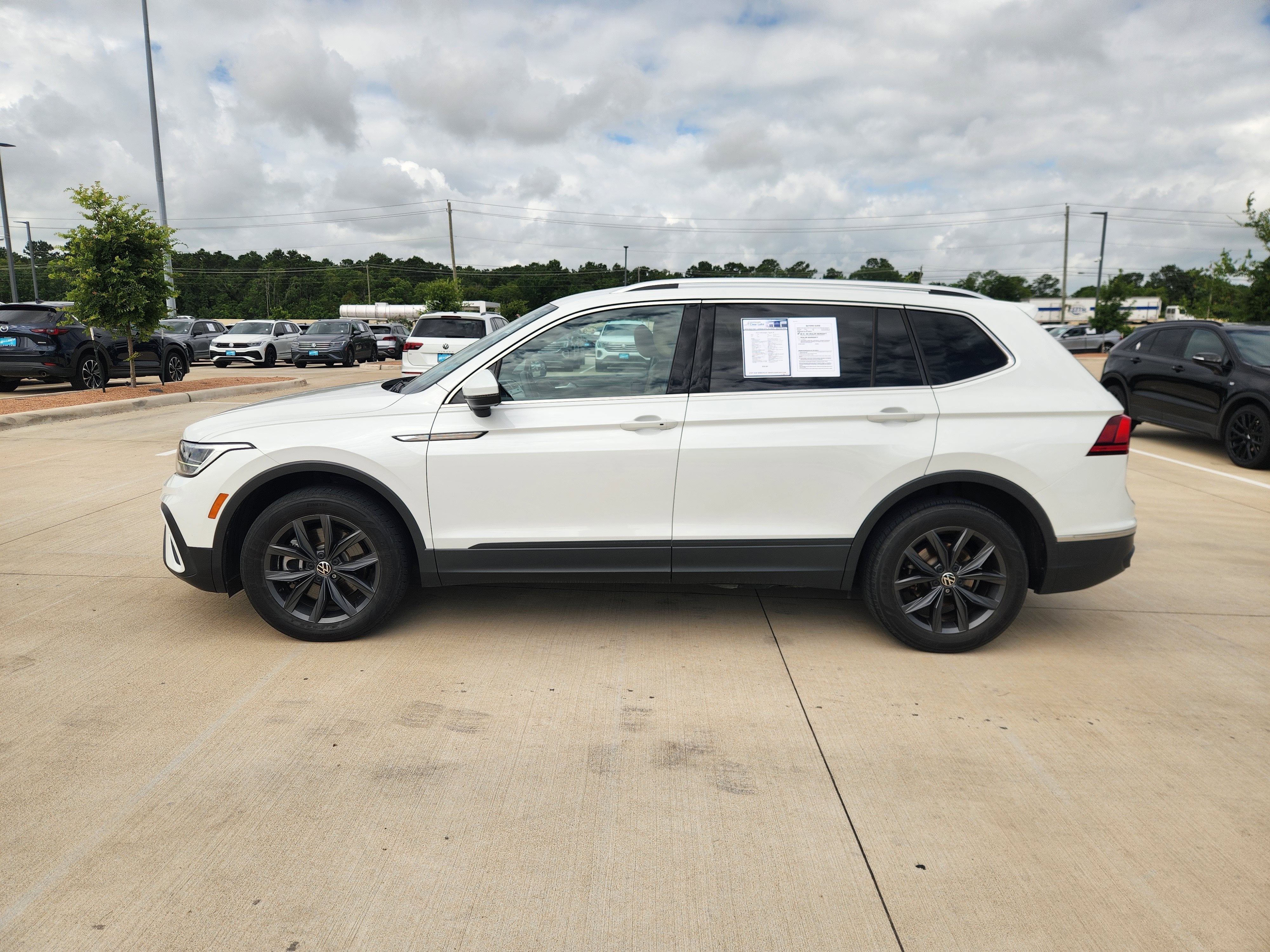 2023 Volkswagen Tiguan SE