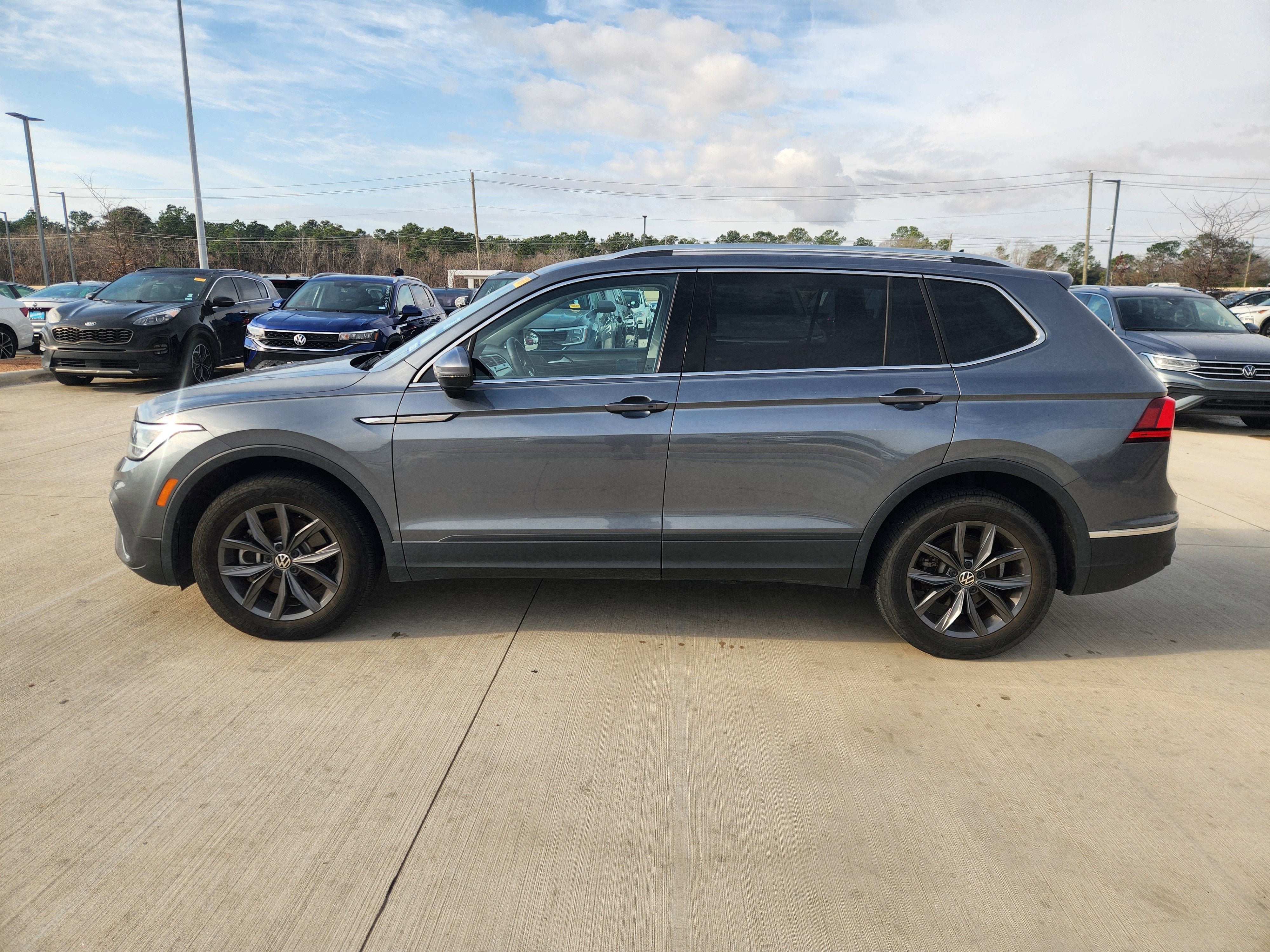2023 Volkswagen Tiguan SE
