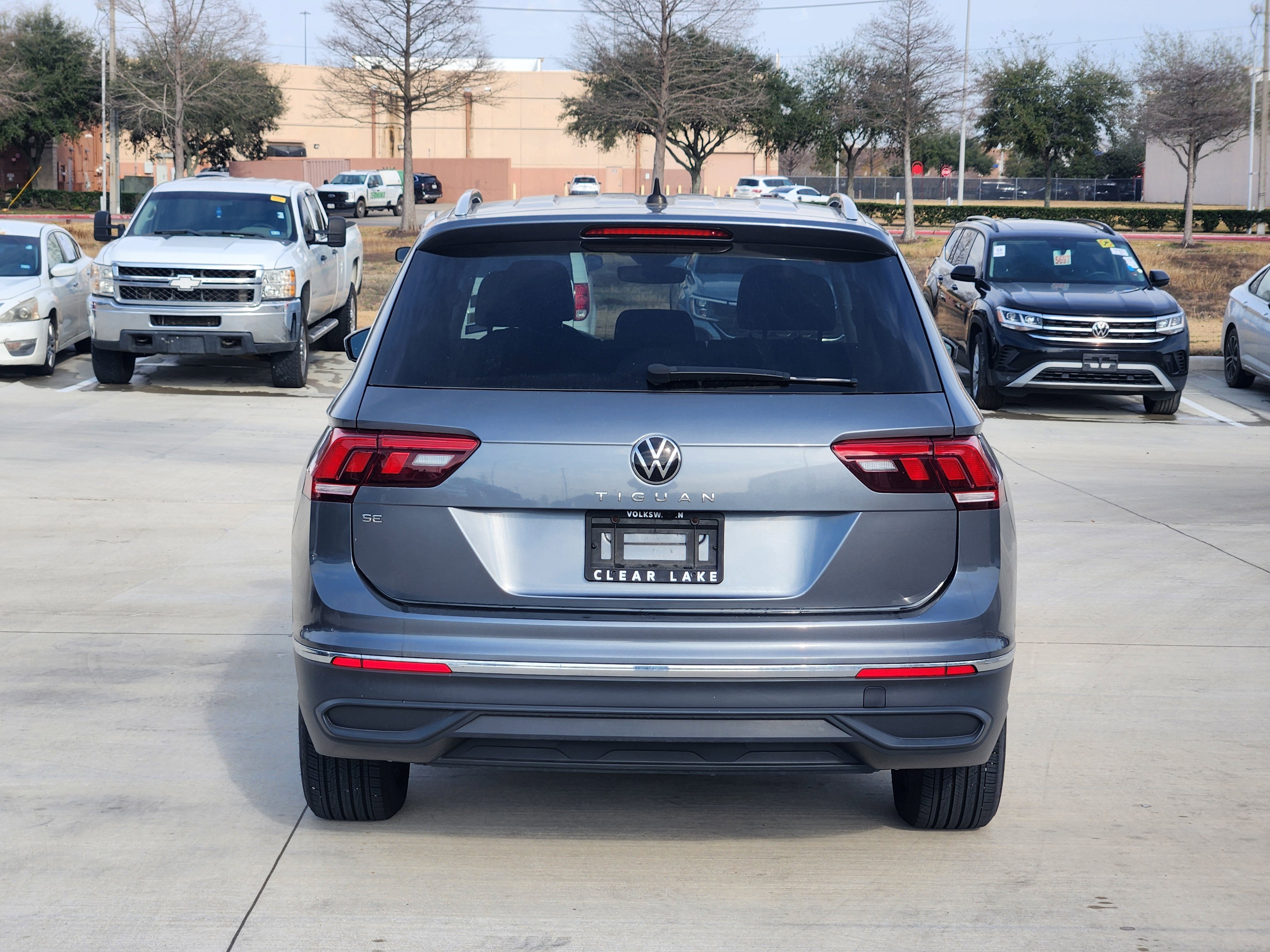 2023 Volkswagen Tiguan SE