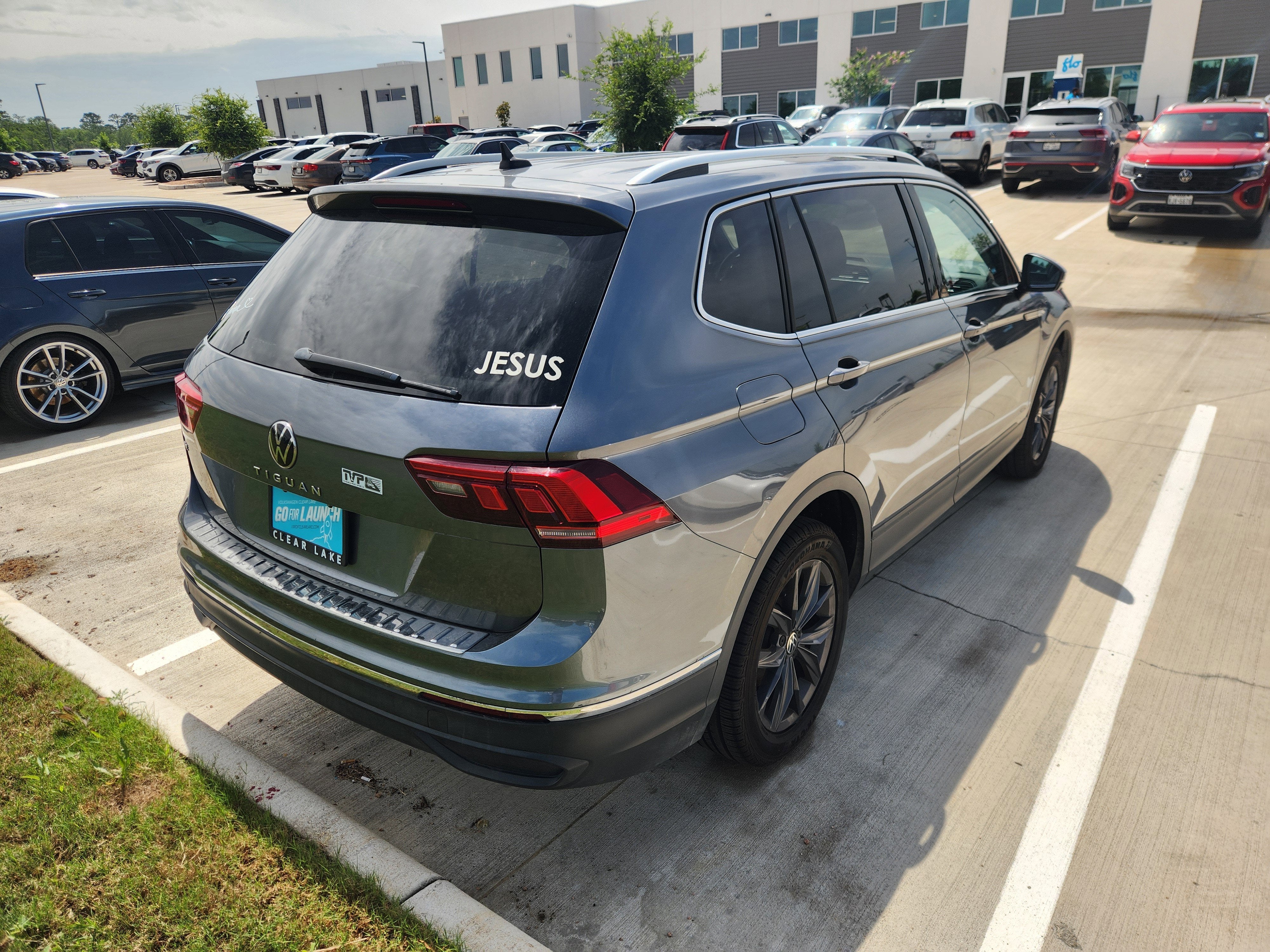 2023 Volkswagen Tiguan SE