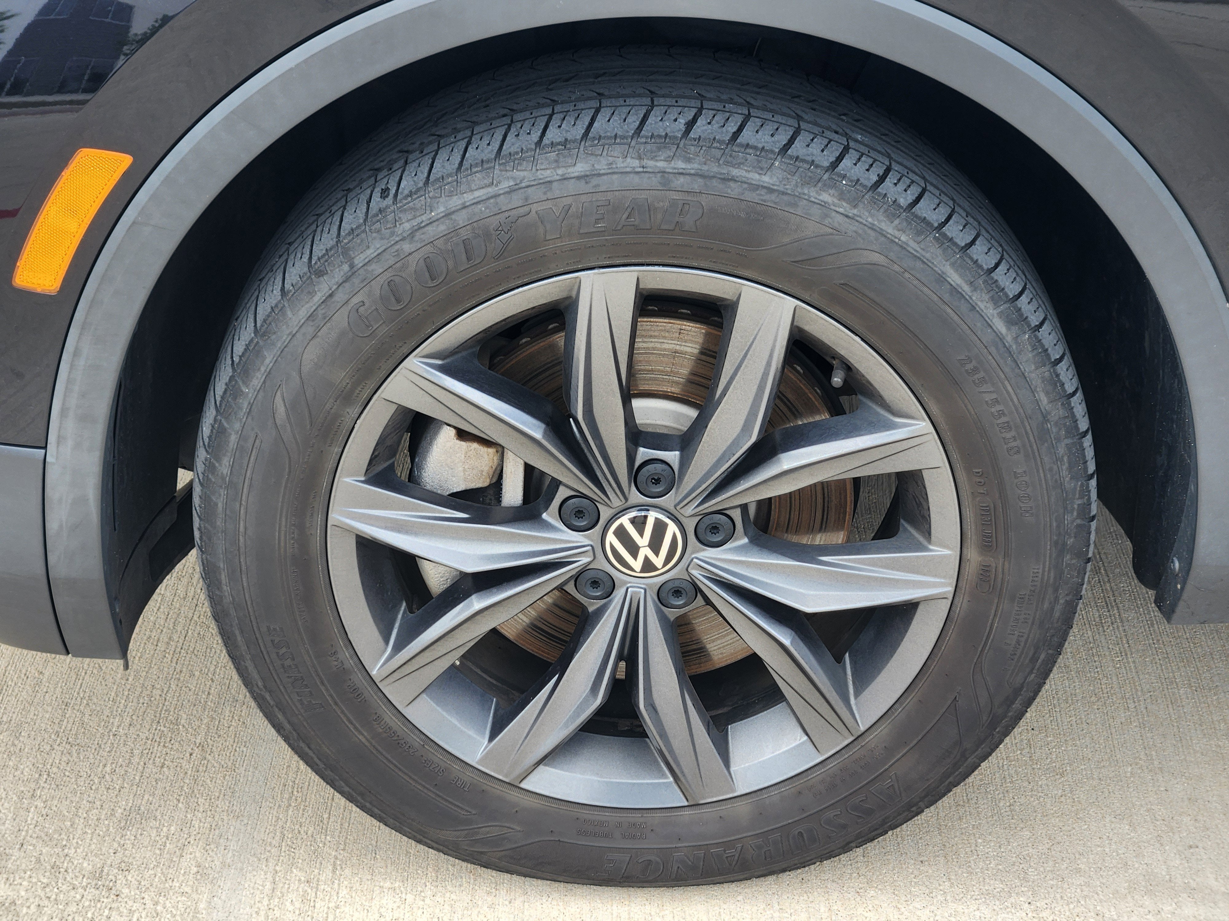 2023 Volkswagen Tiguan SE