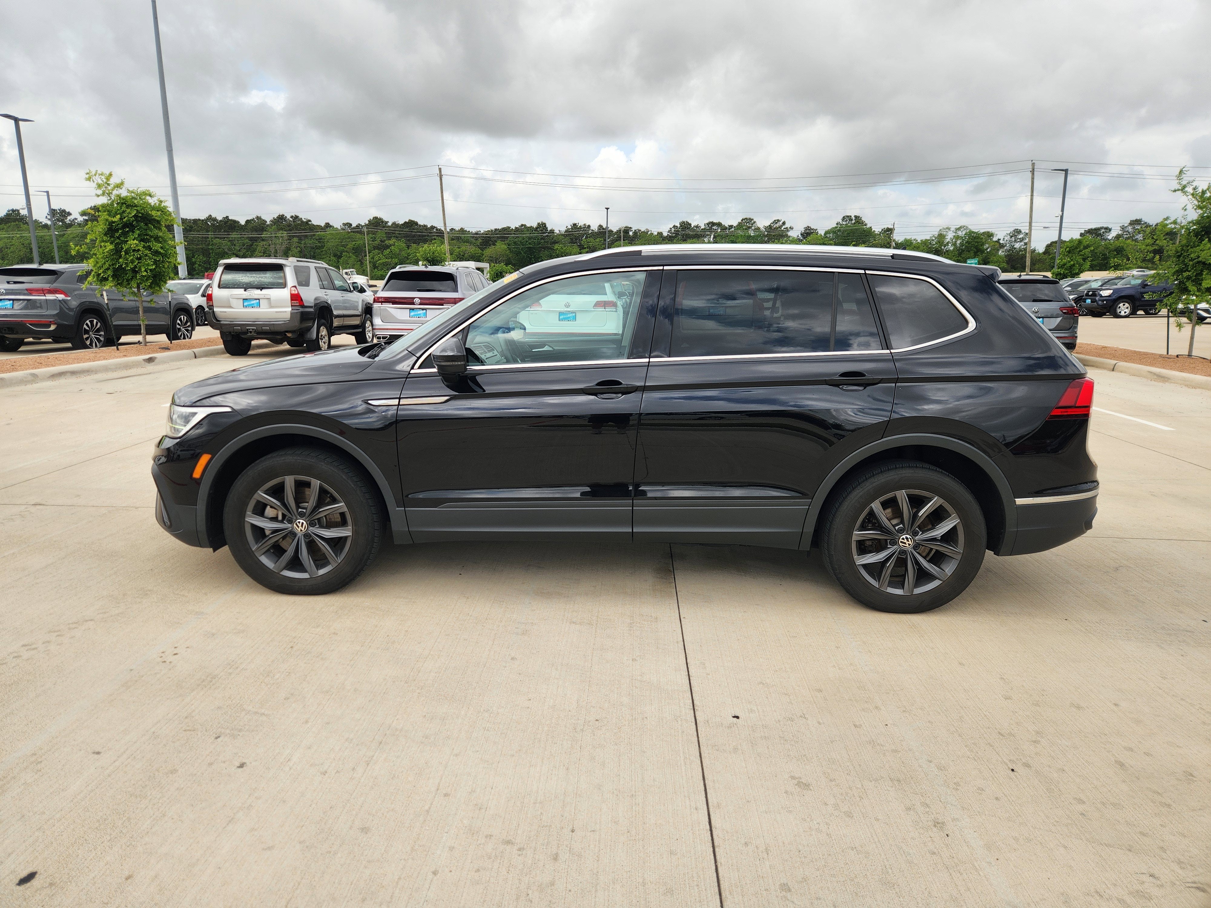 2023 Volkswagen Tiguan SE