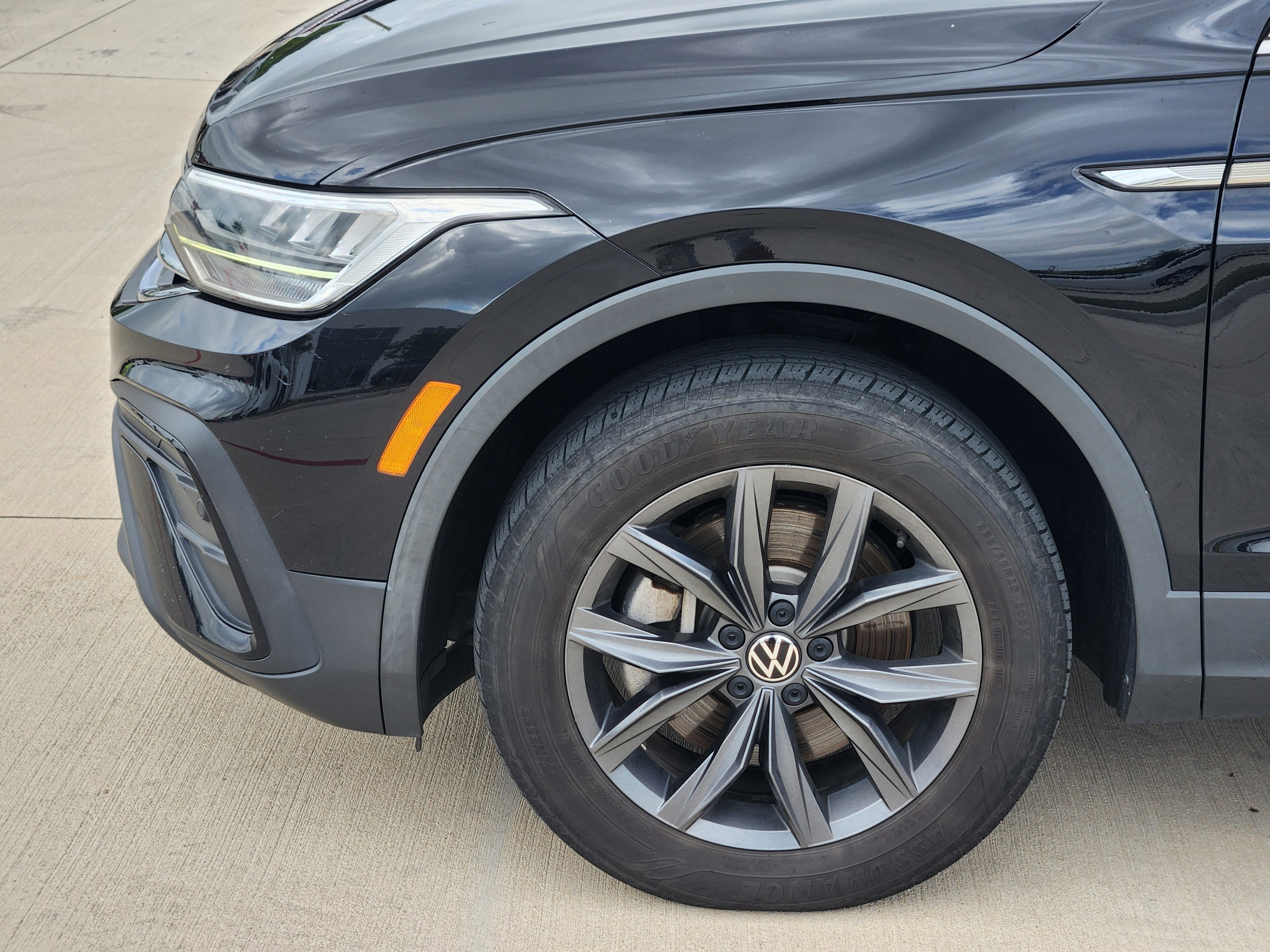 2023 Volkswagen Tiguan SE