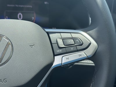 2025 Volkswagen Taos SE Black