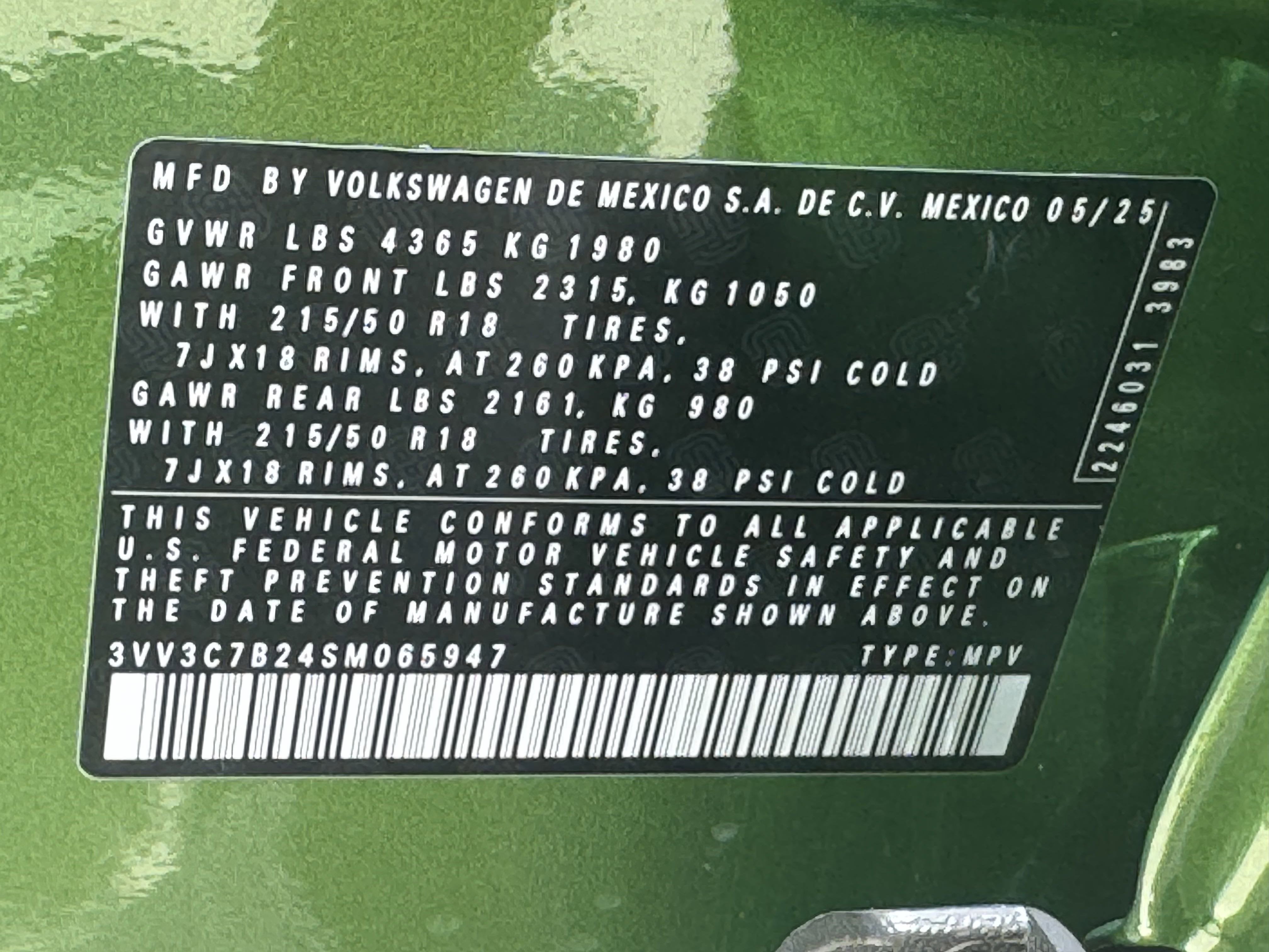 2025 Volkswagen Taos SE Black