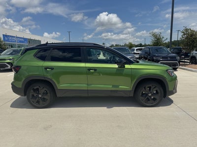 2025 Volkswagen Taos SE Black