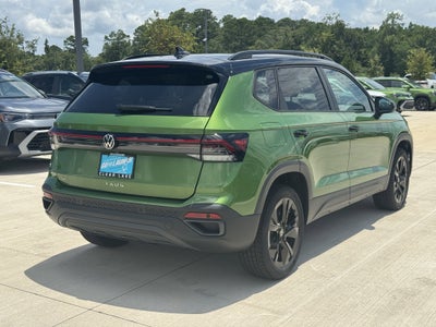 2025 Volkswagen Taos SE Black