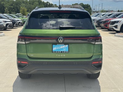 2025 Volkswagen Taos SE Black