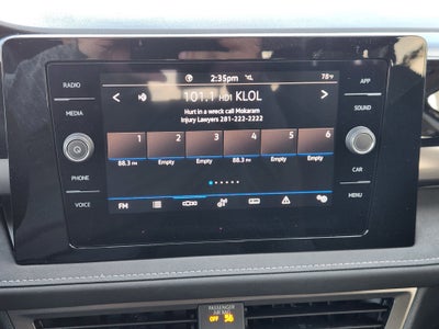 2026 Volkswagen Taos SE Black