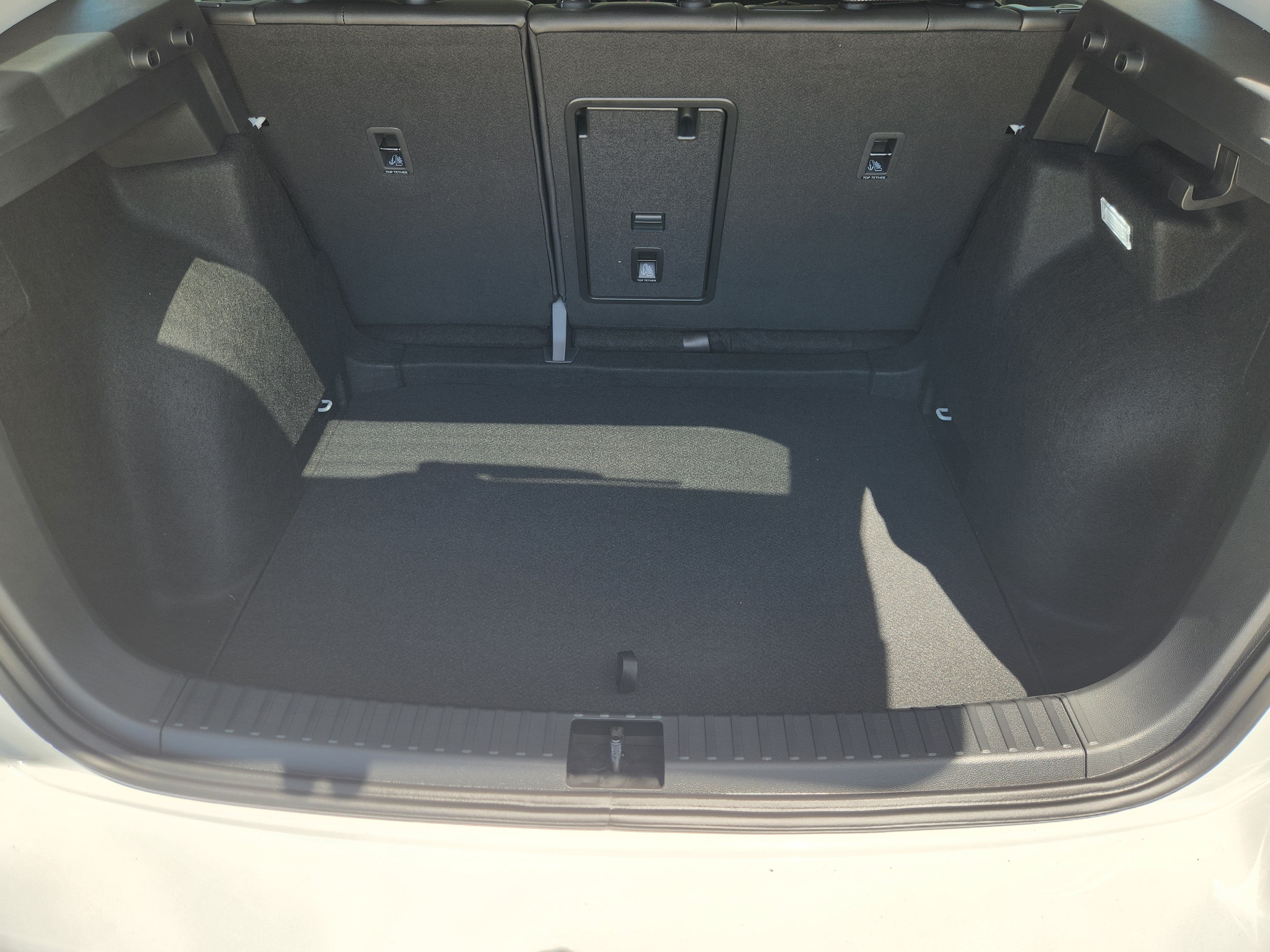 2026 Volkswagen Taos SE Black