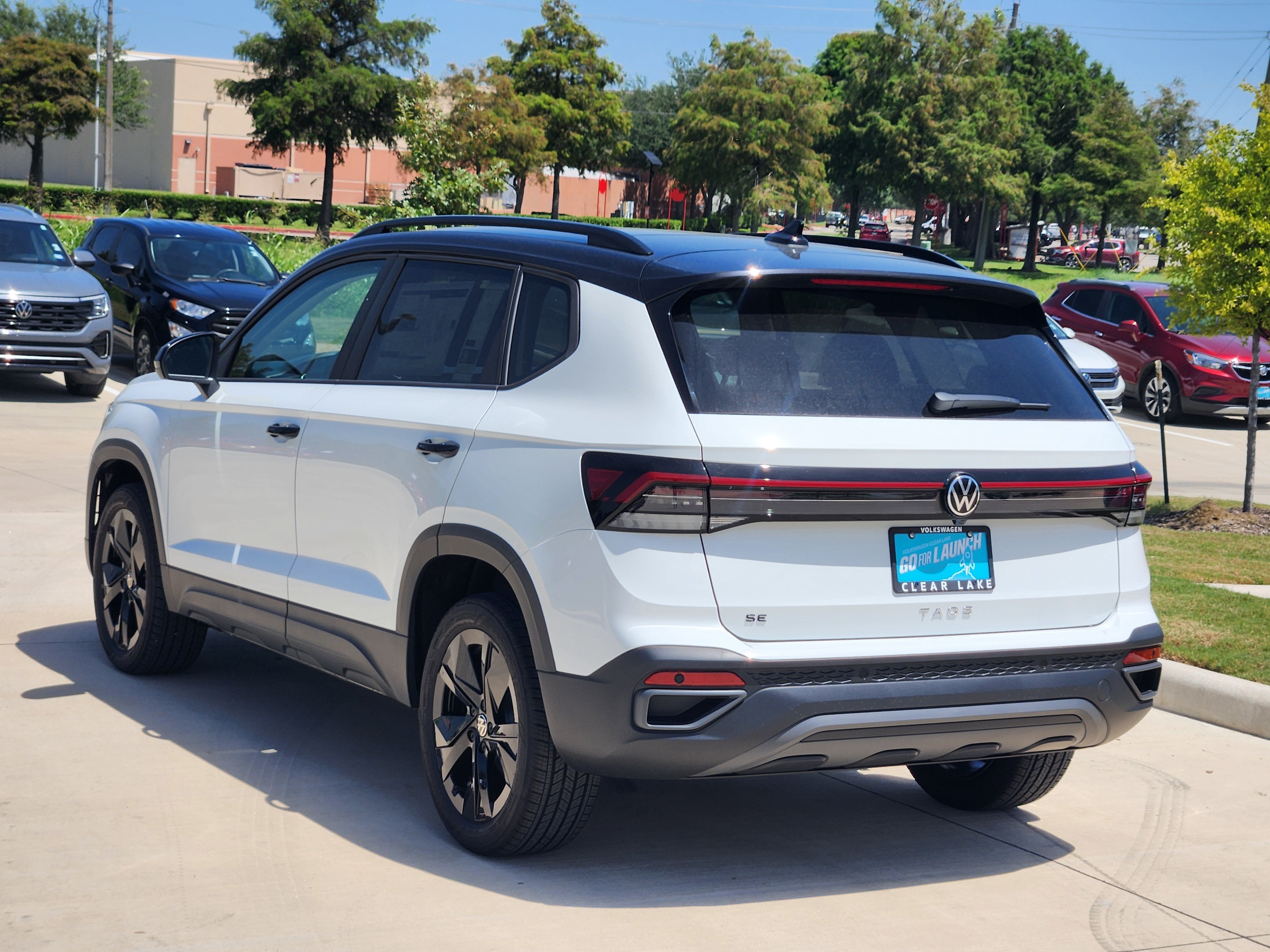 2026 Volkswagen Taos SE Black
